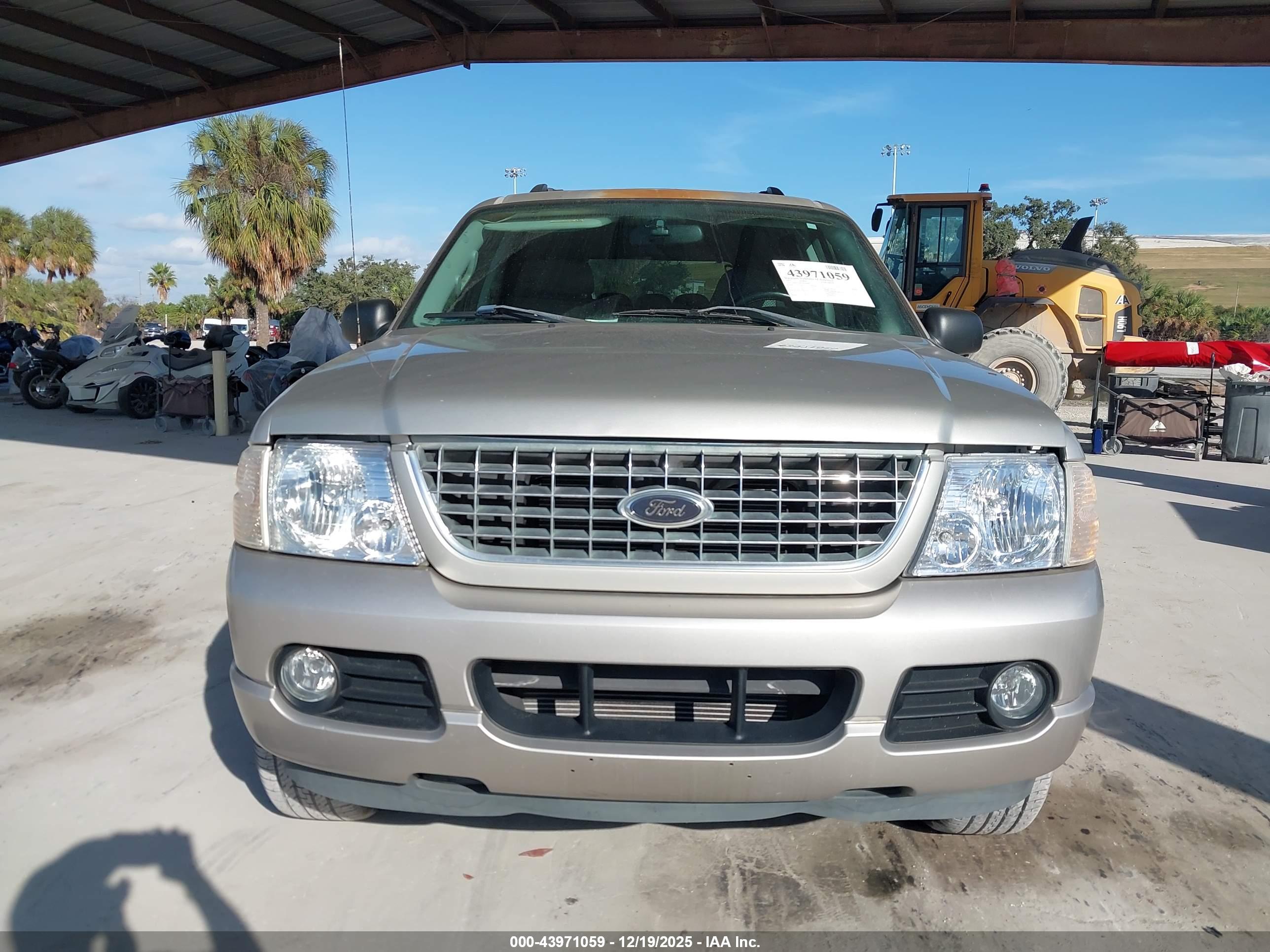 FORD EXPLORER image 6