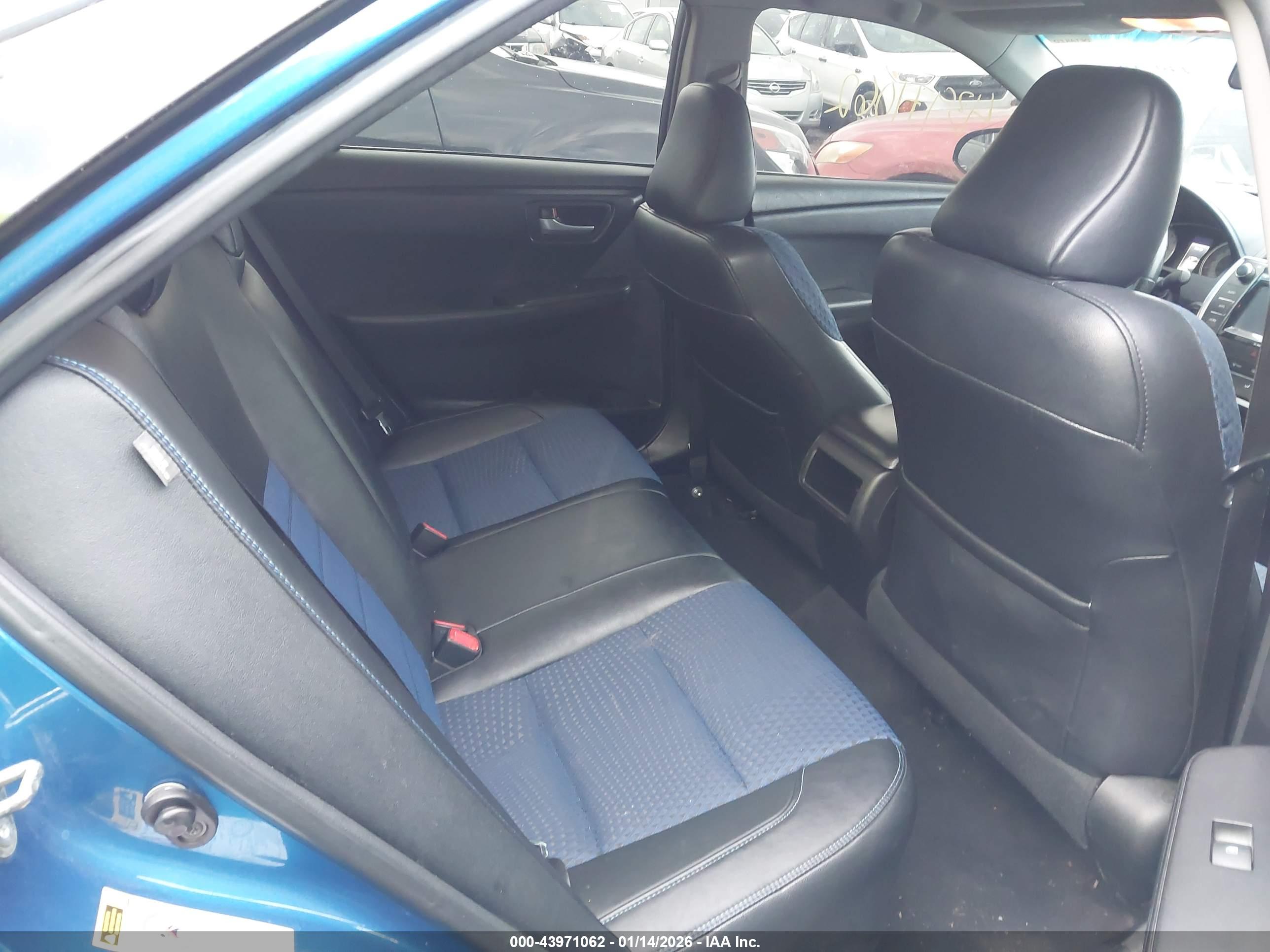 TOYOTA CAMRY image 8