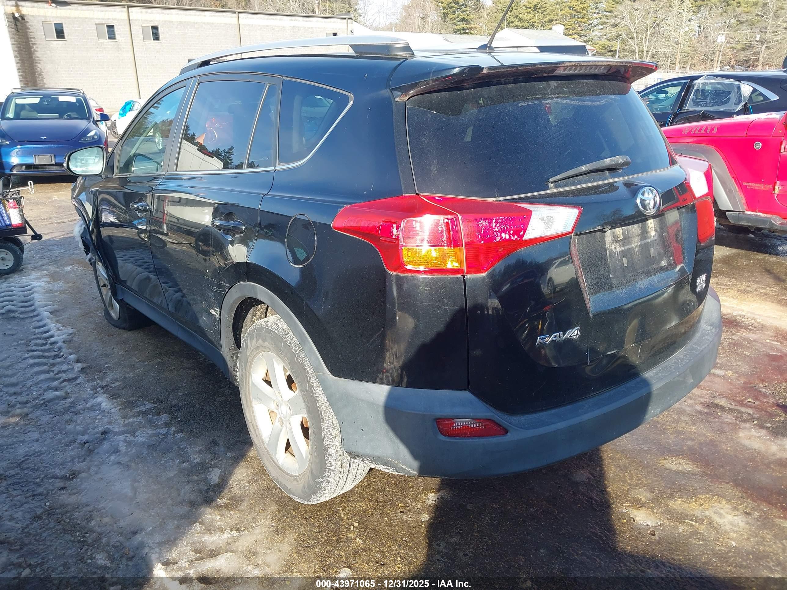 TOYOTA RAV4 image 3