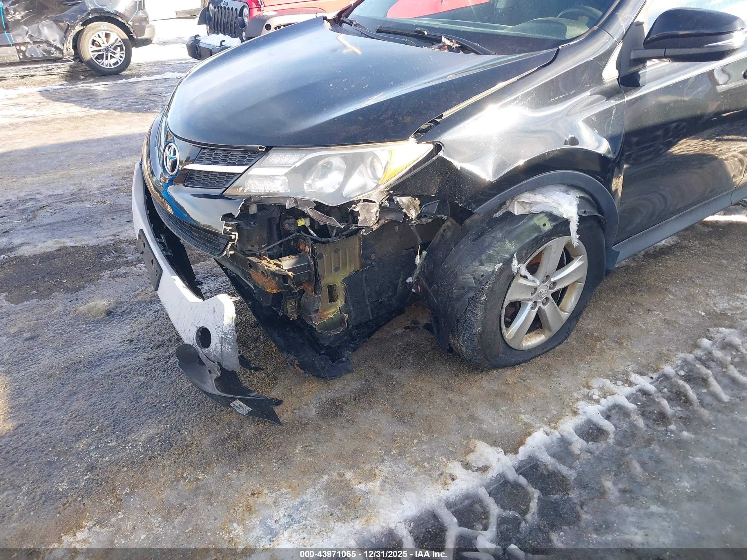 TOYOTA RAV4 image 6