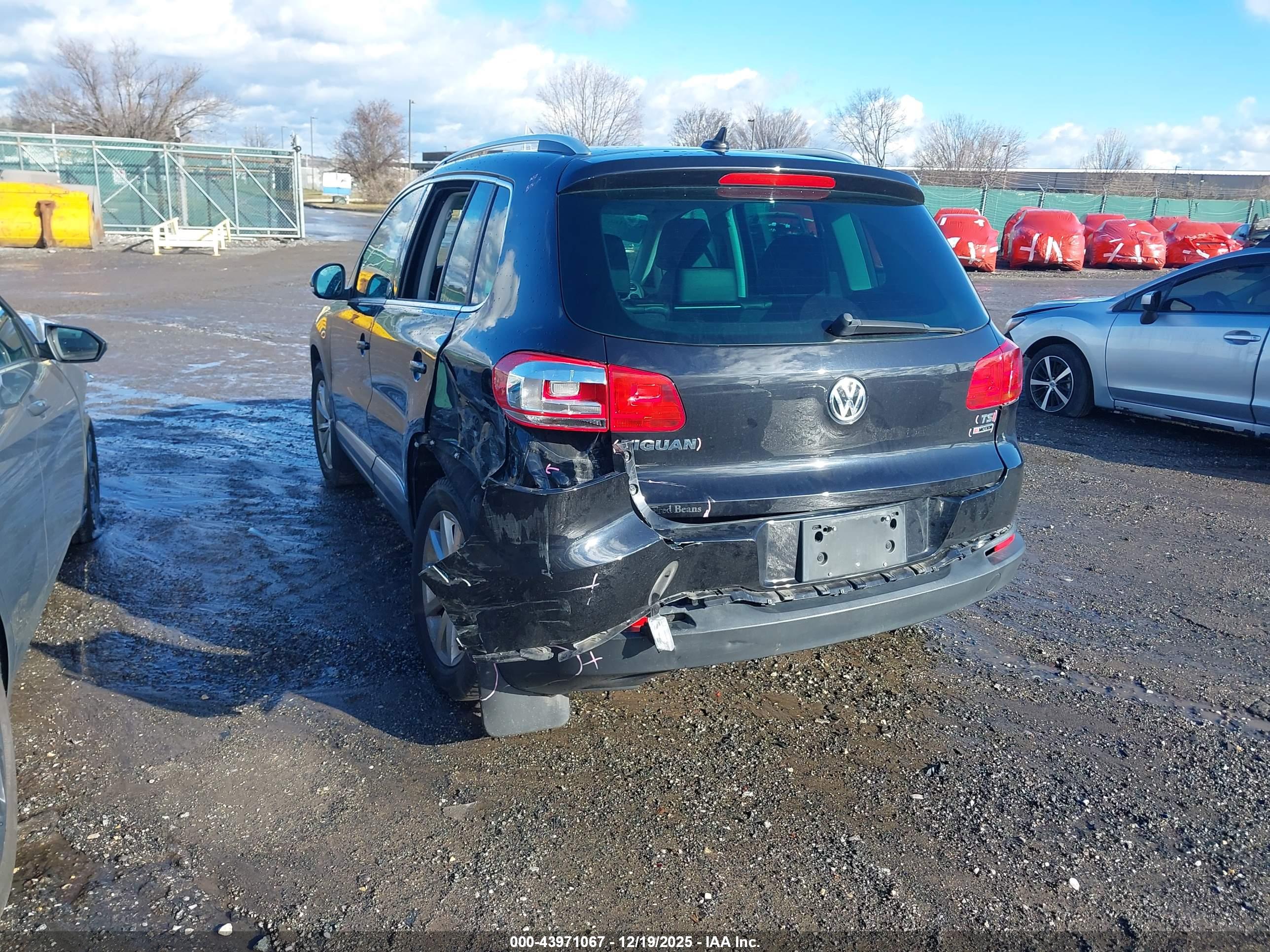 VOLKSWAGEN TIGUAN image 3