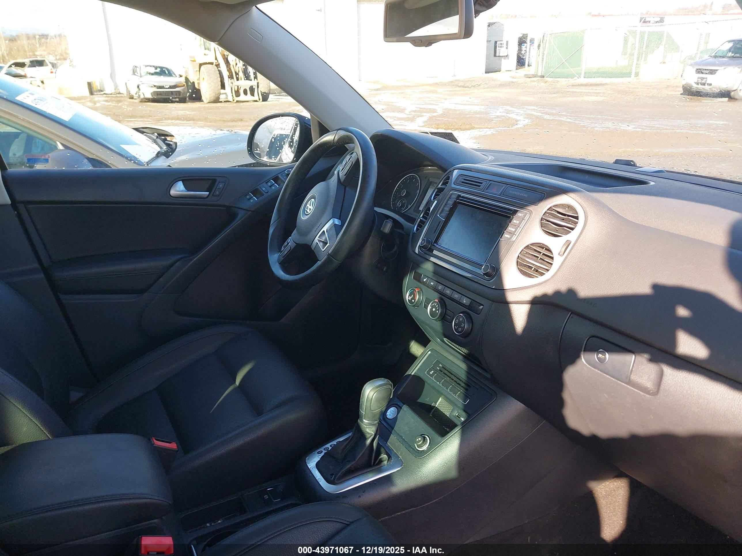VOLKSWAGEN TIGUAN image 5