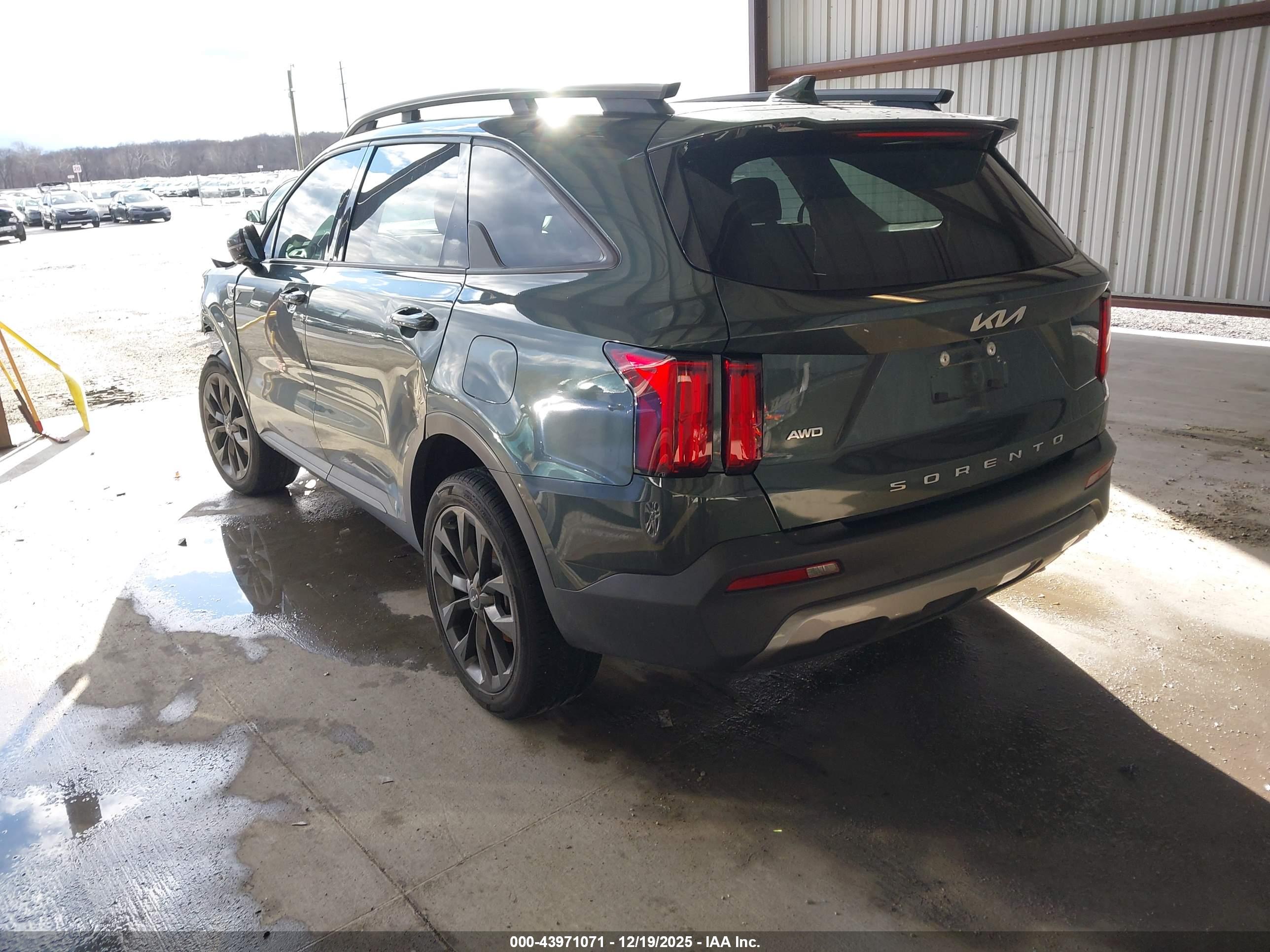 KIA SORENTO image 3