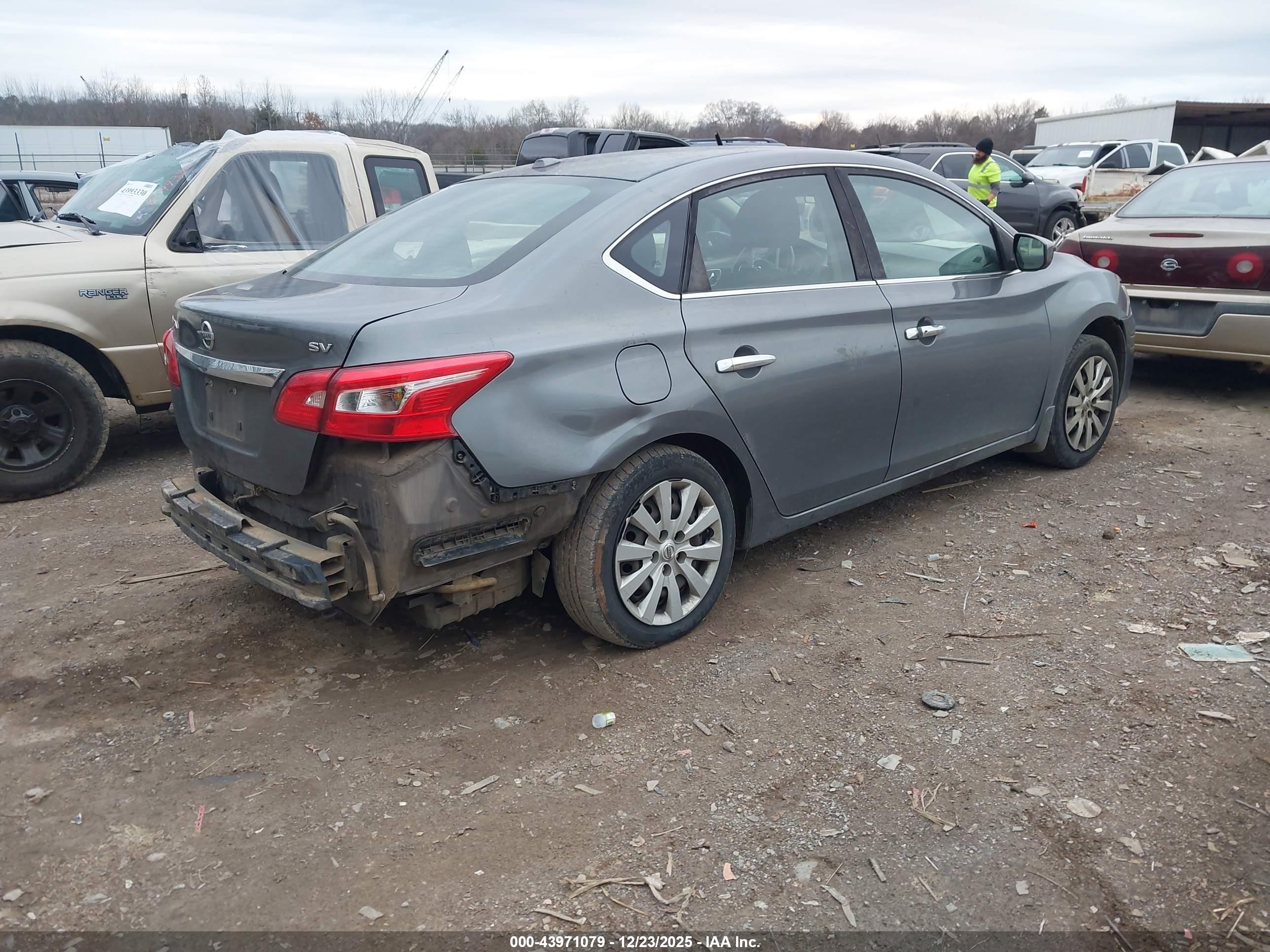 NISSAN SENTRA image 4
