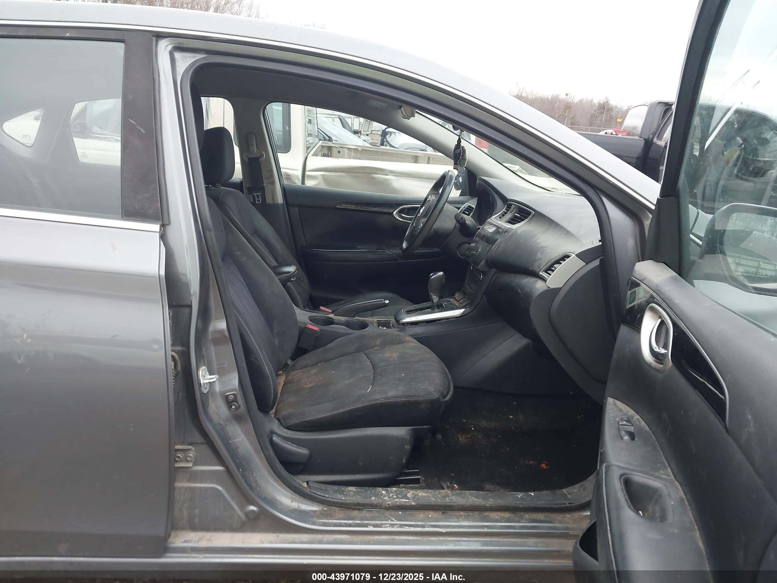 NISSAN SENTRA image 5