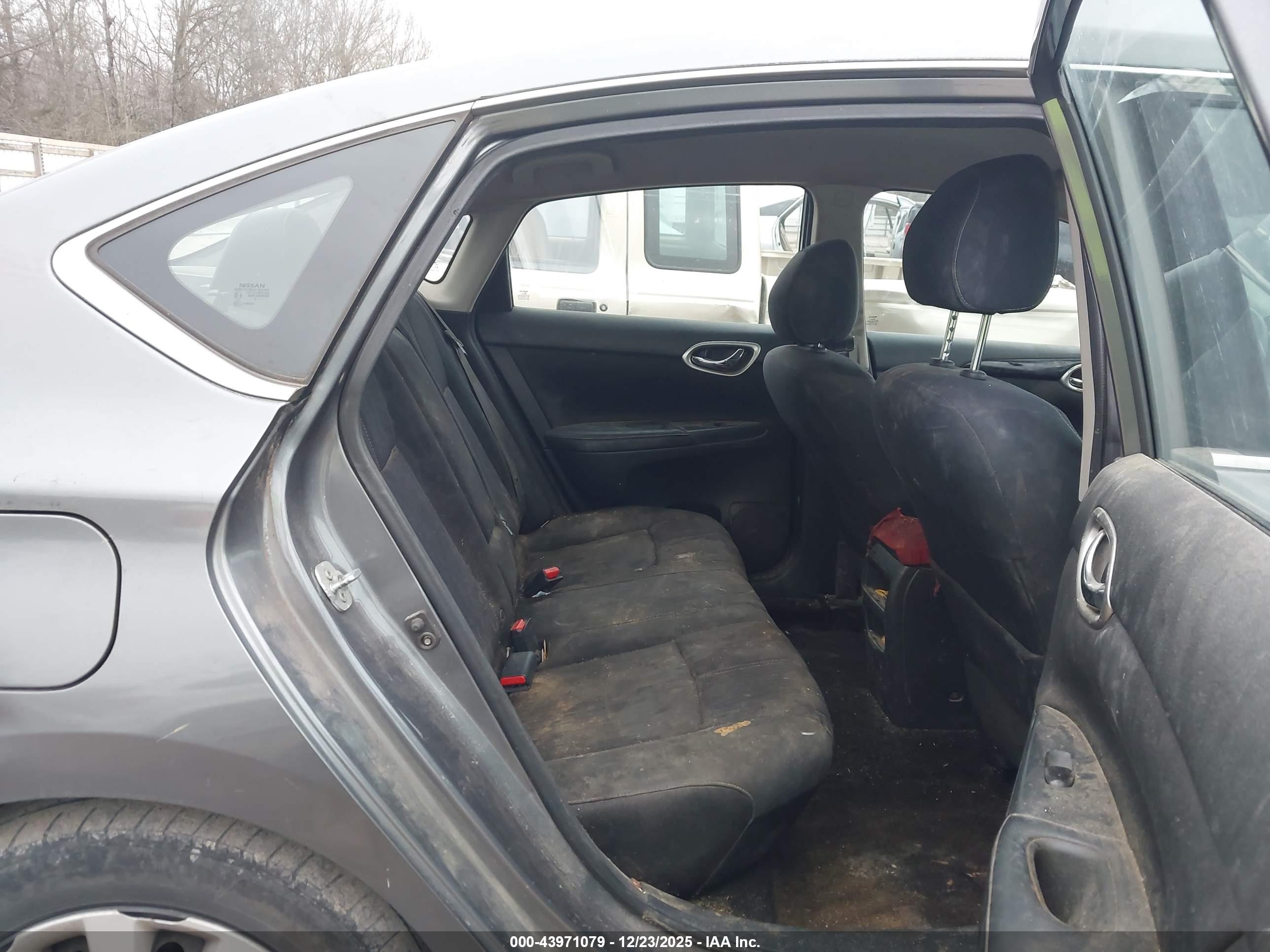 NISSAN SENTRA image 8