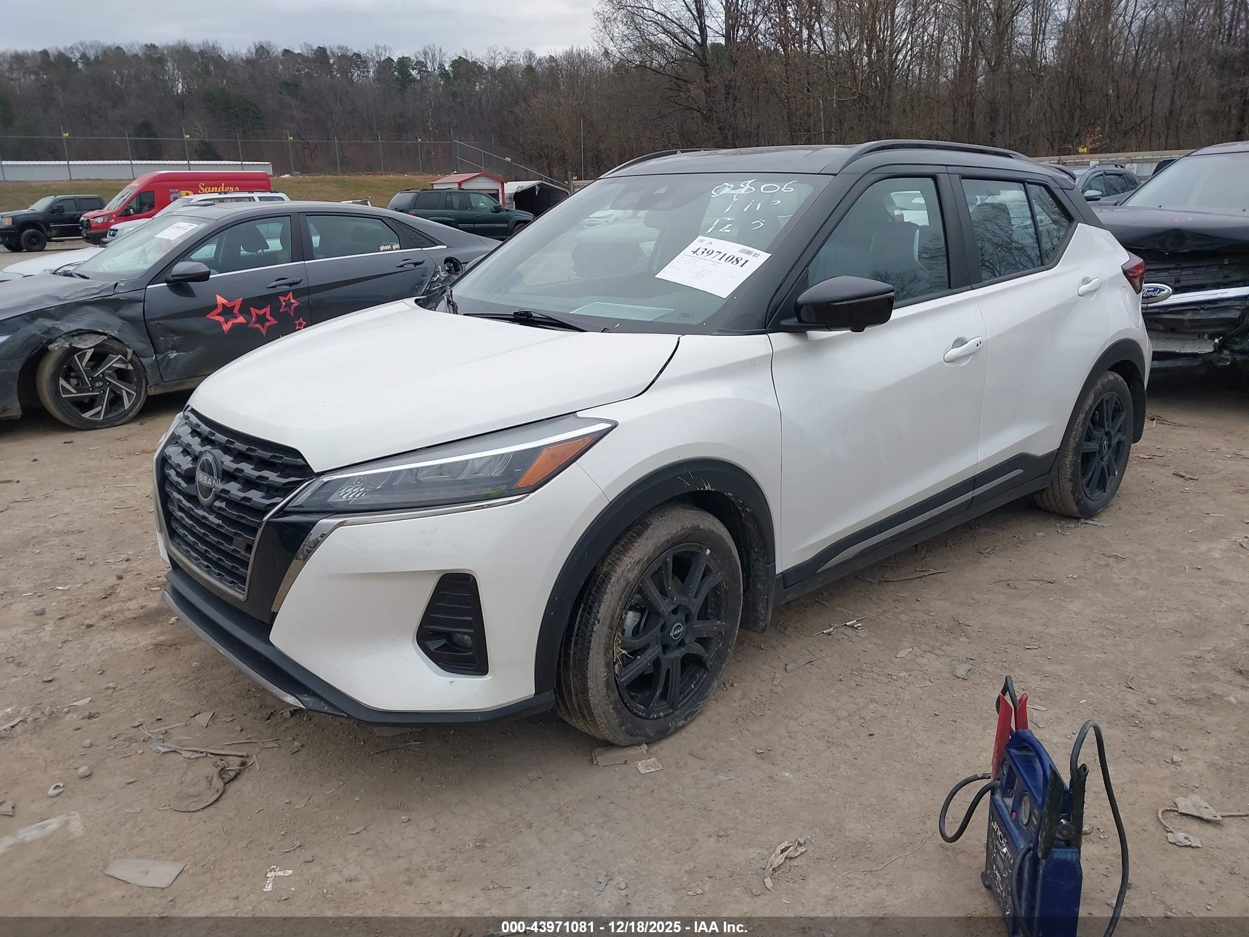 NISSAN KICKS image 2