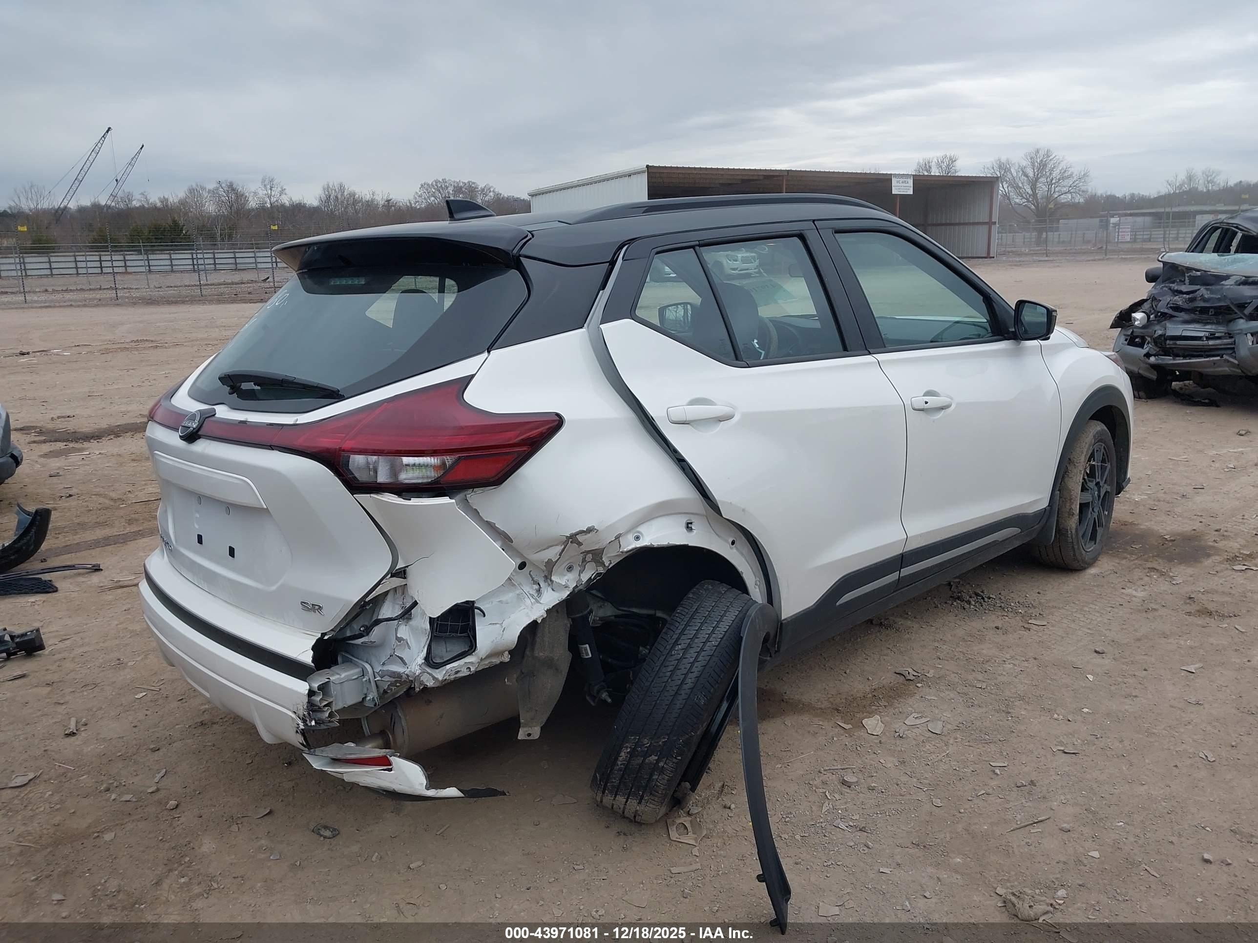 NISSAN KICKS image 4