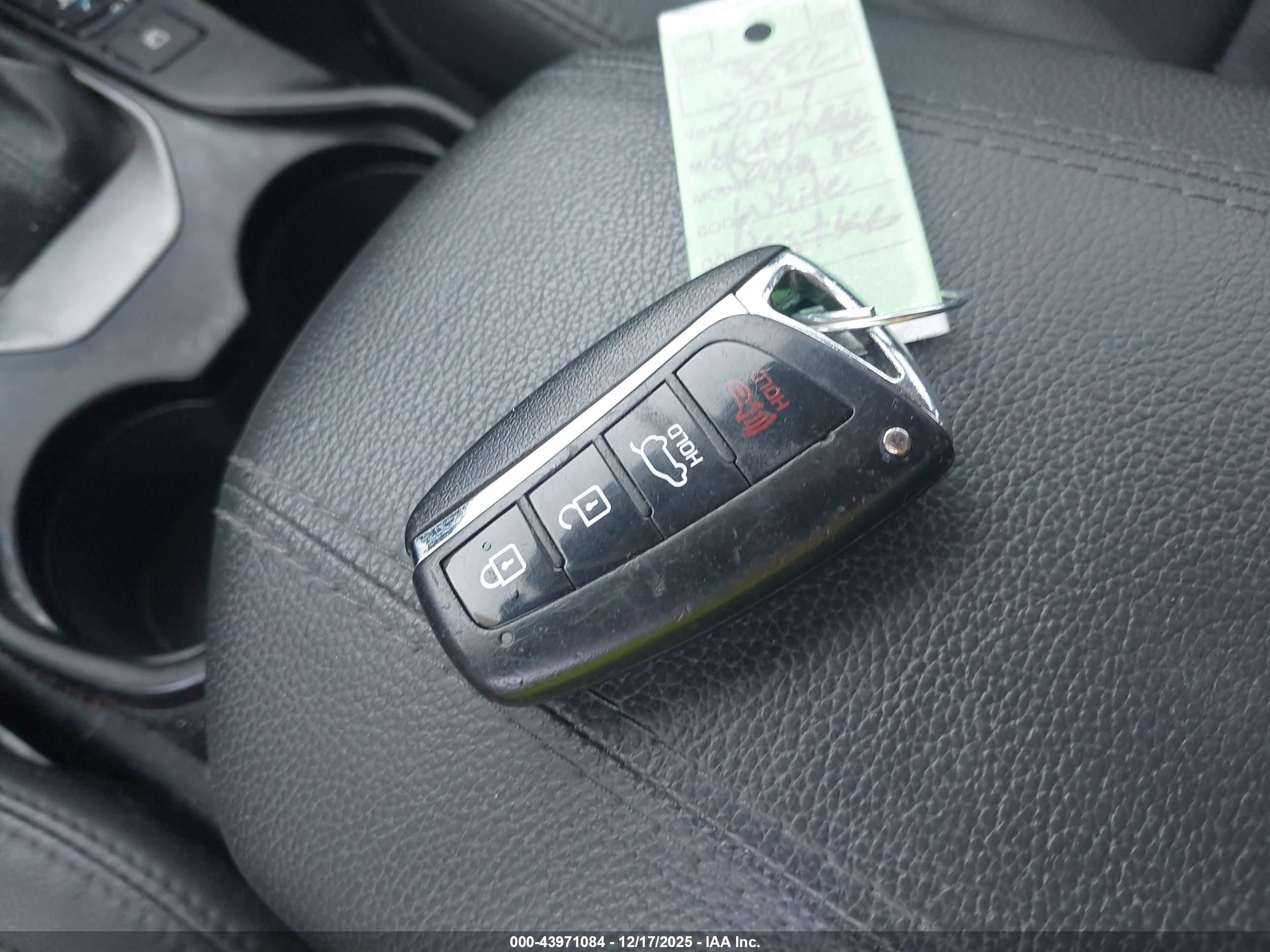 HYUNDAI SANTA image 11