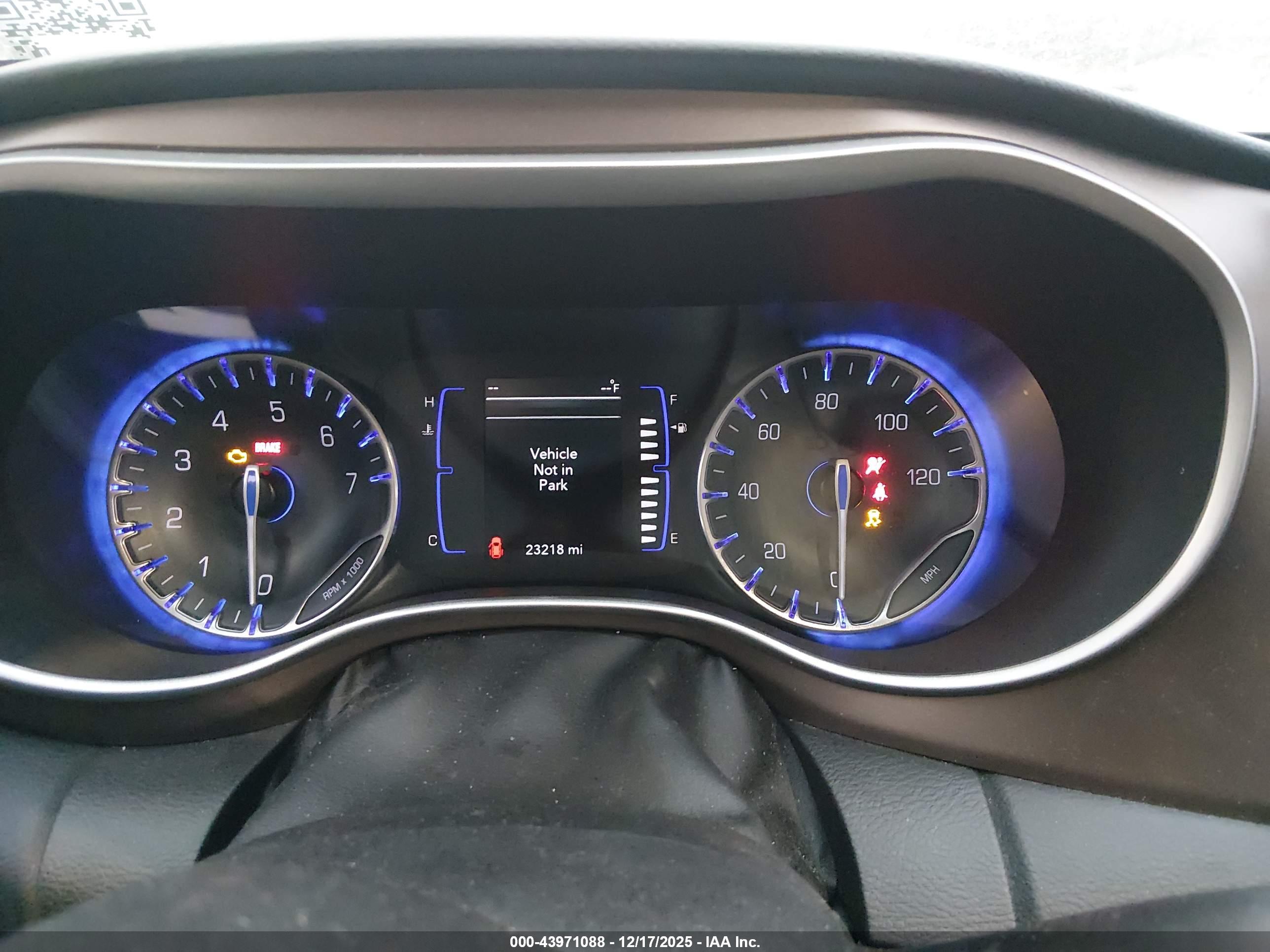 CHRYSLER VOYAGER image 7