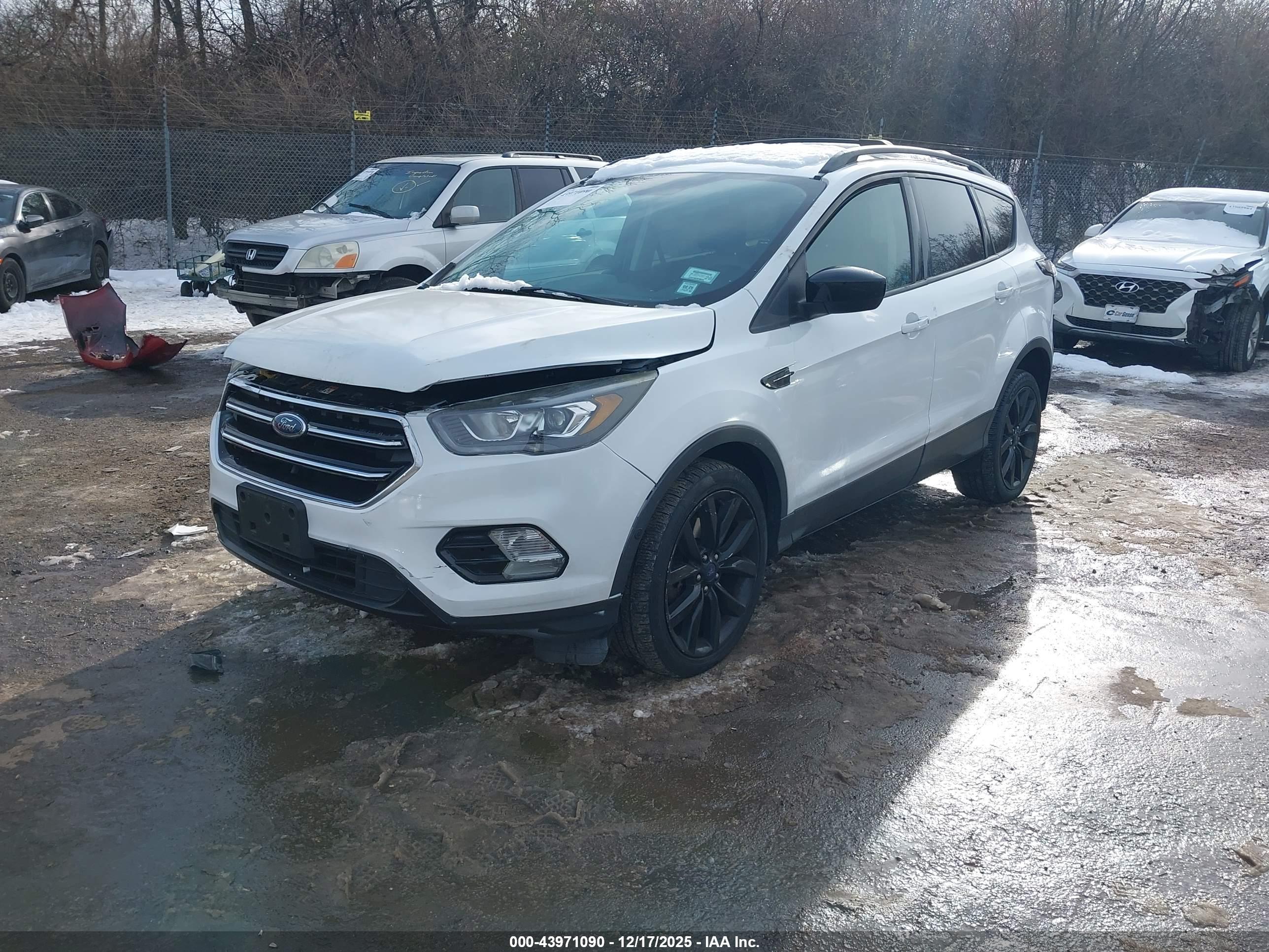 FORD ESCAPE image 2
