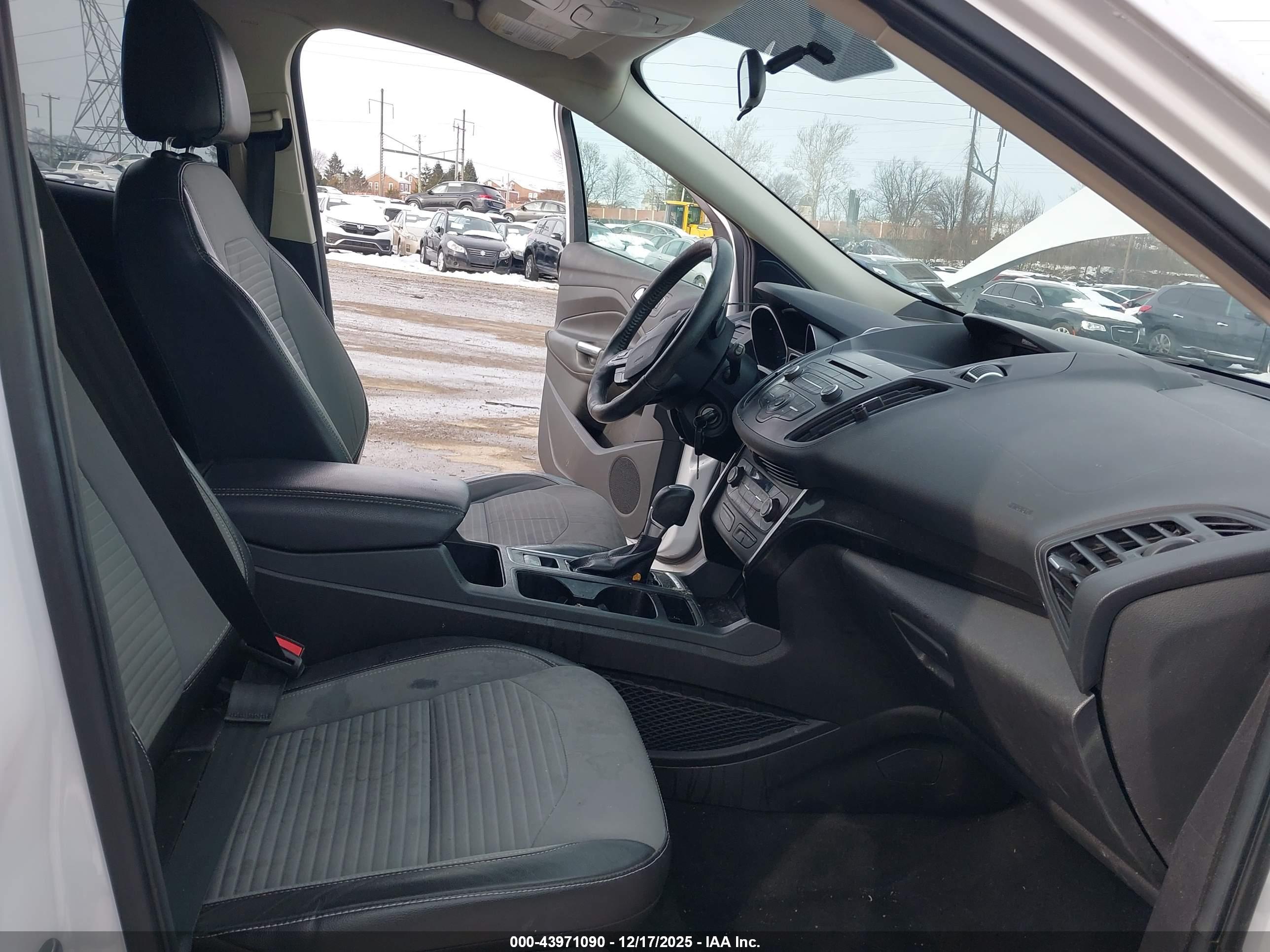 FORD ESCAPE image 5