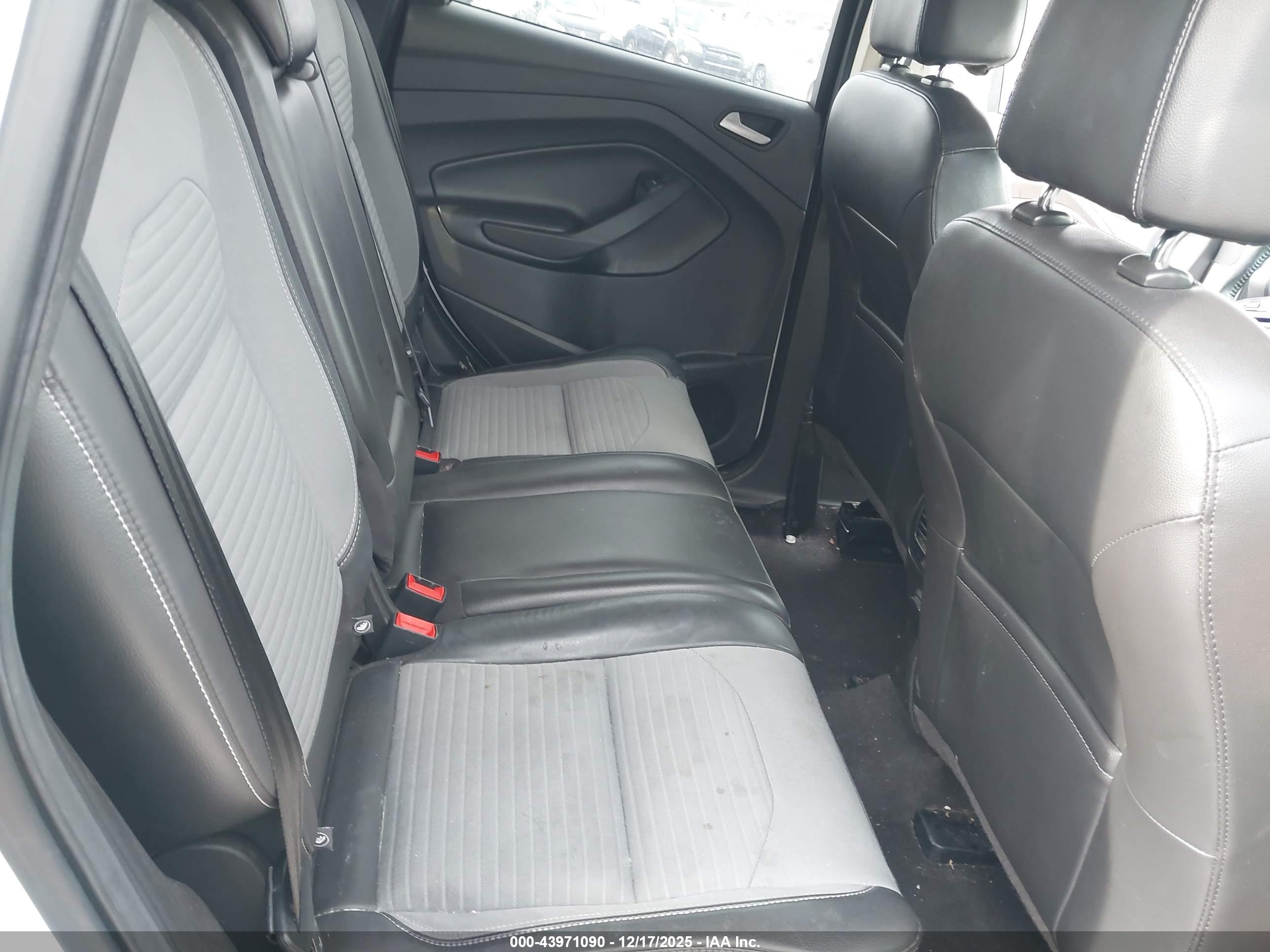 FORD ESCAPE image 8