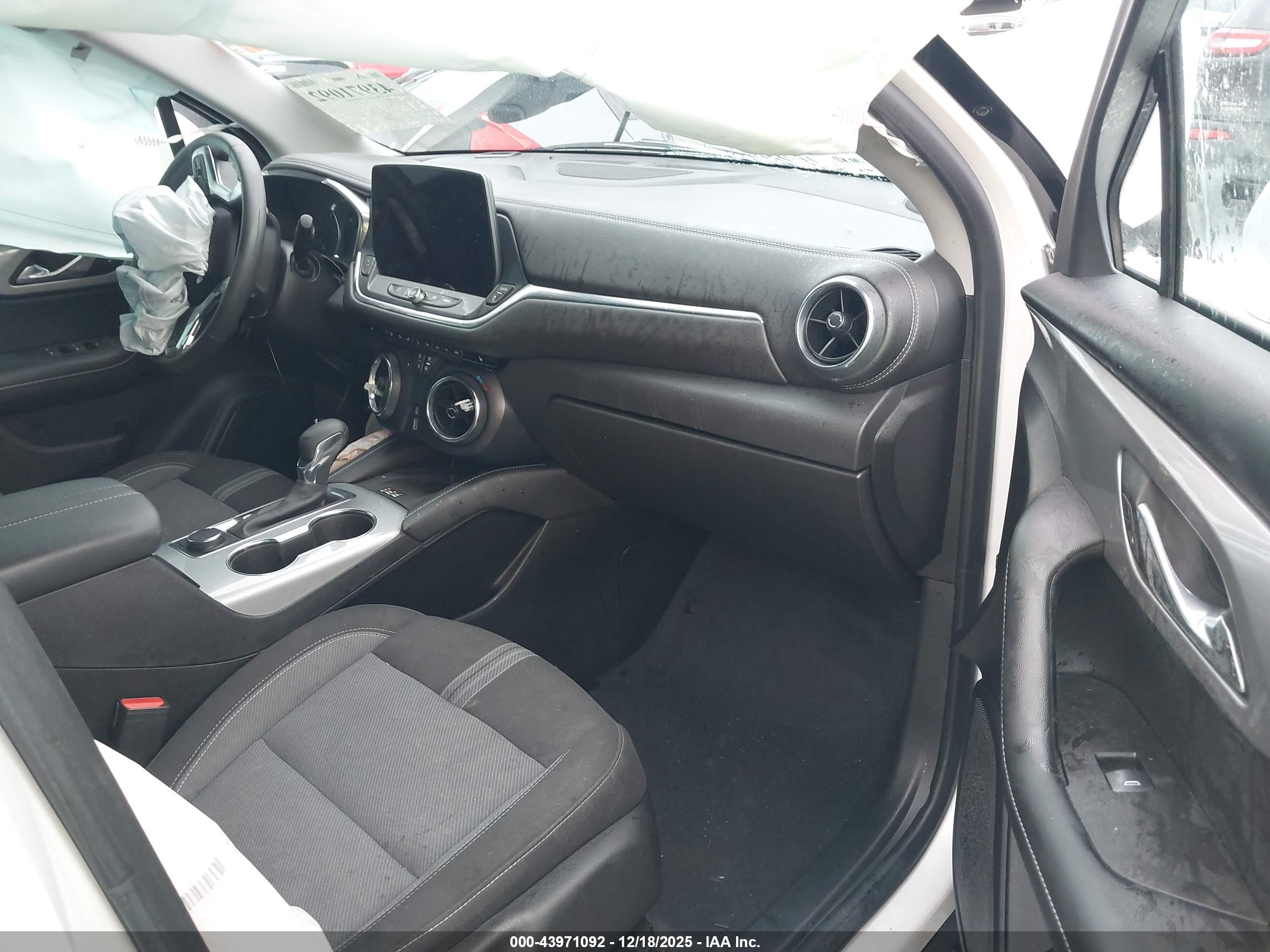 CHEVROLET BLAZER image 5