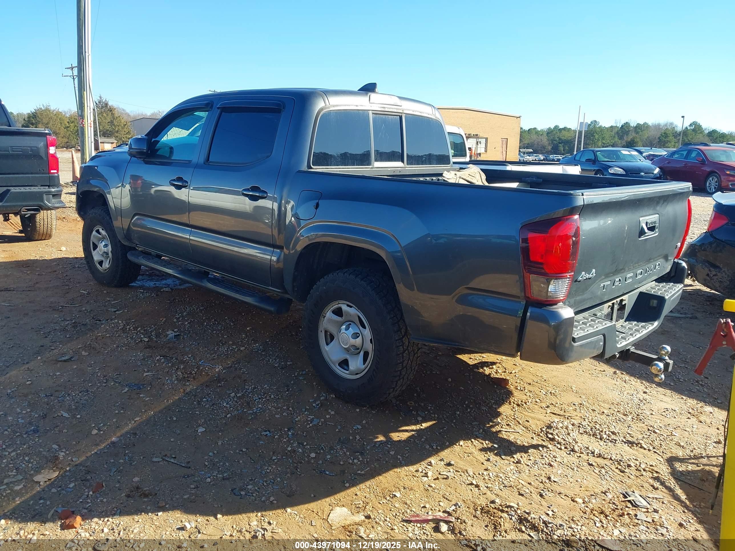 TOYOTA TACOMA image 3
