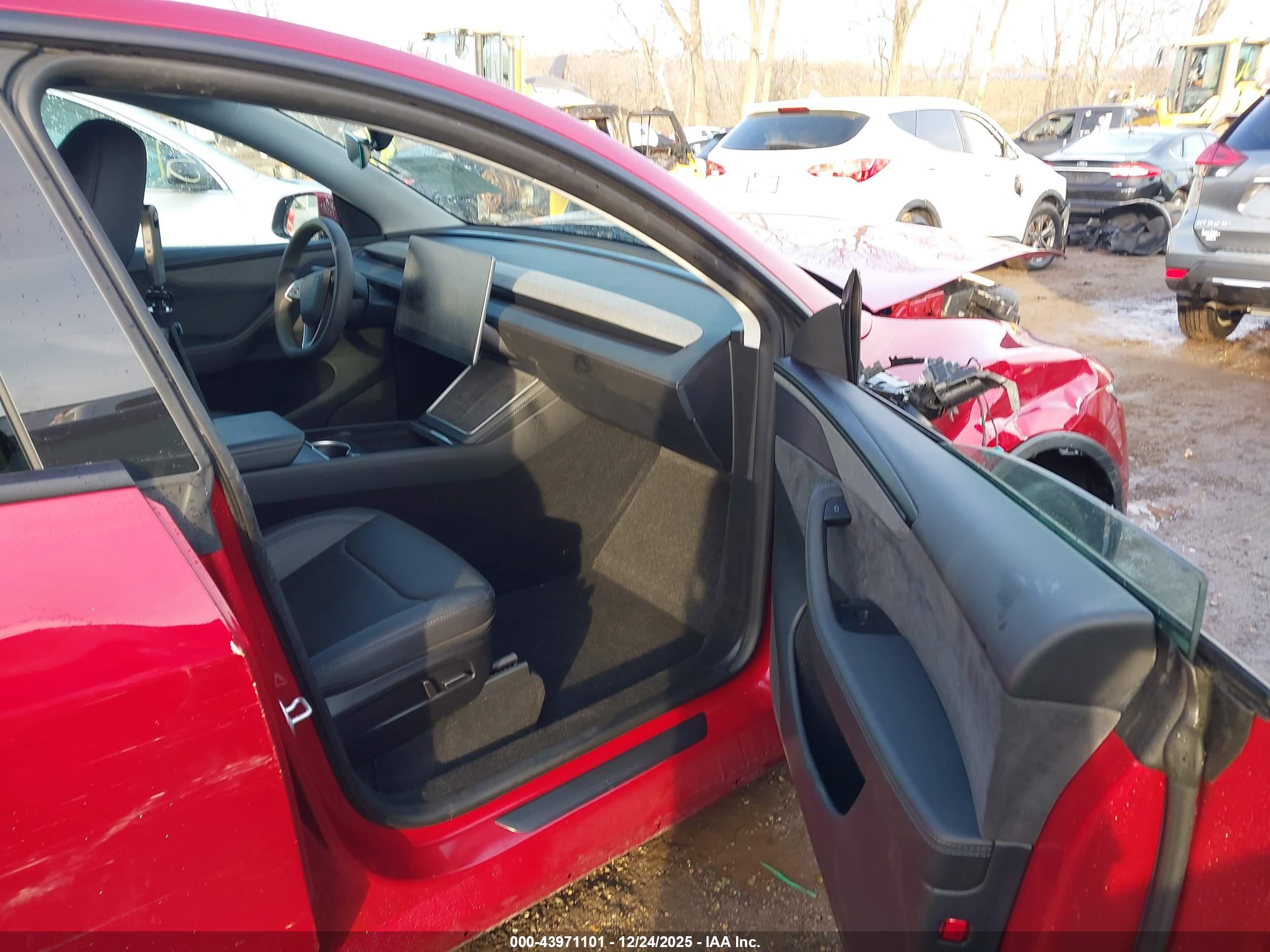 TESLA MODEL image 5