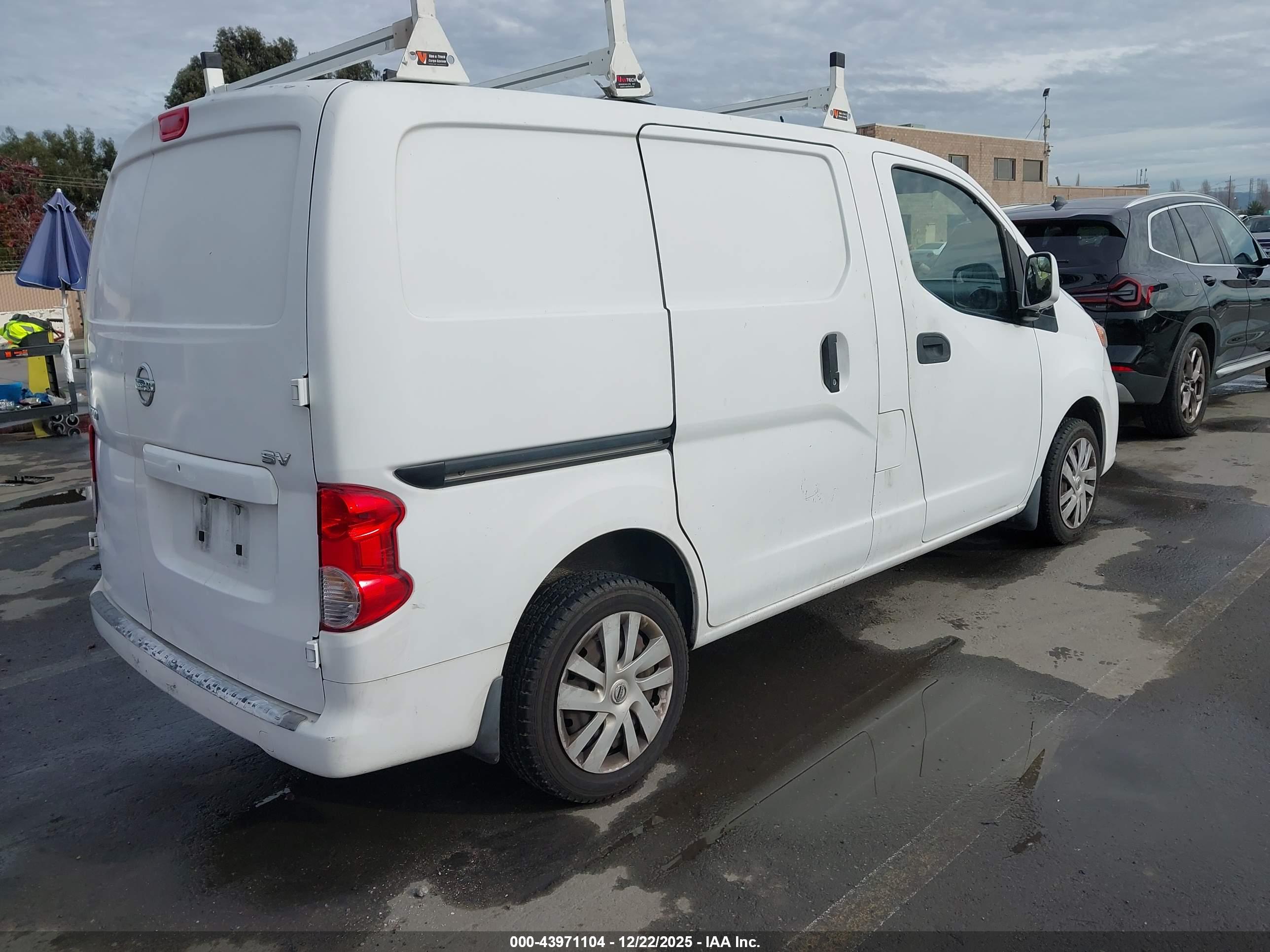 NISSAN NV200 image 4