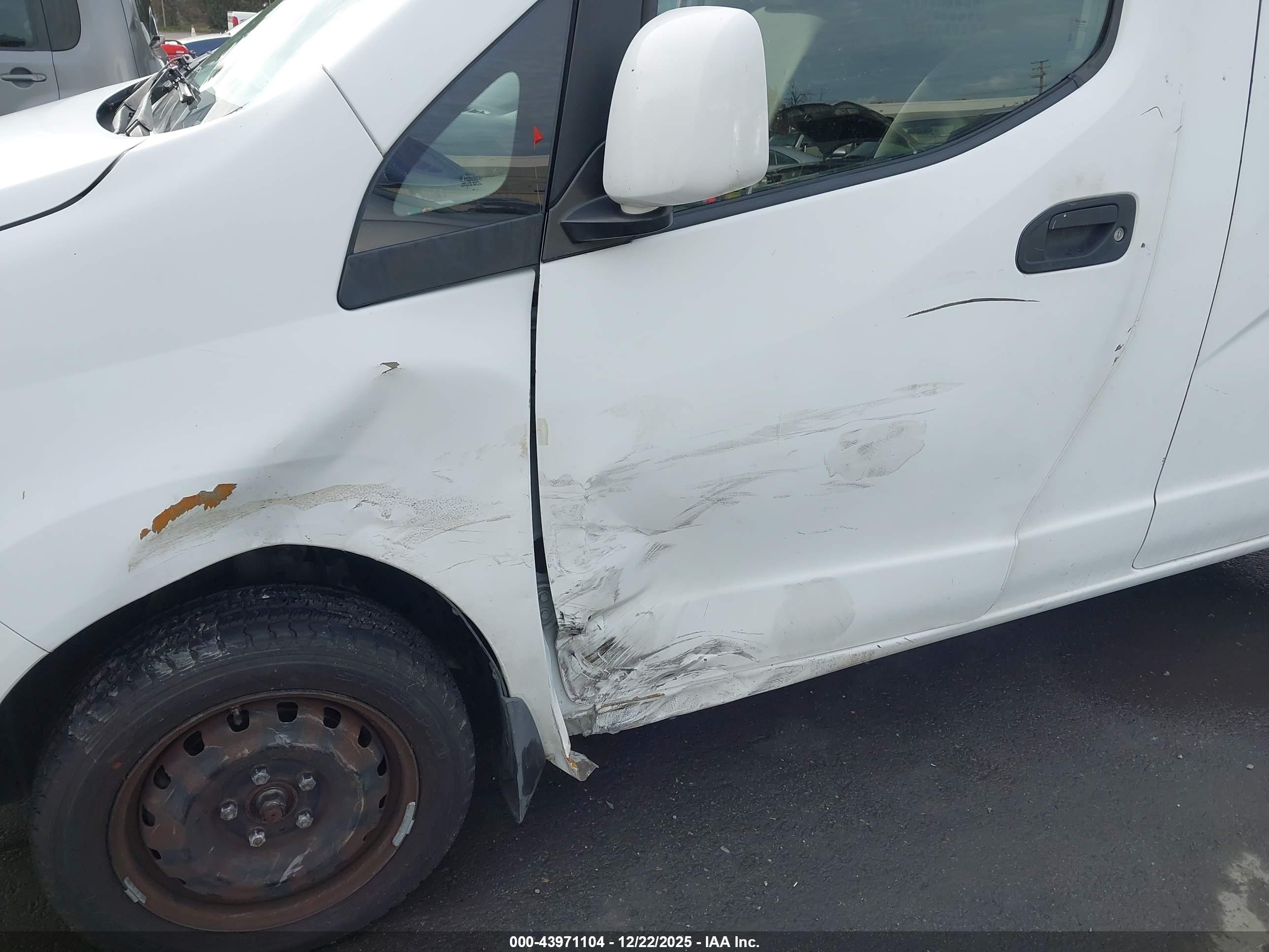 NISSAN NV200 image 6