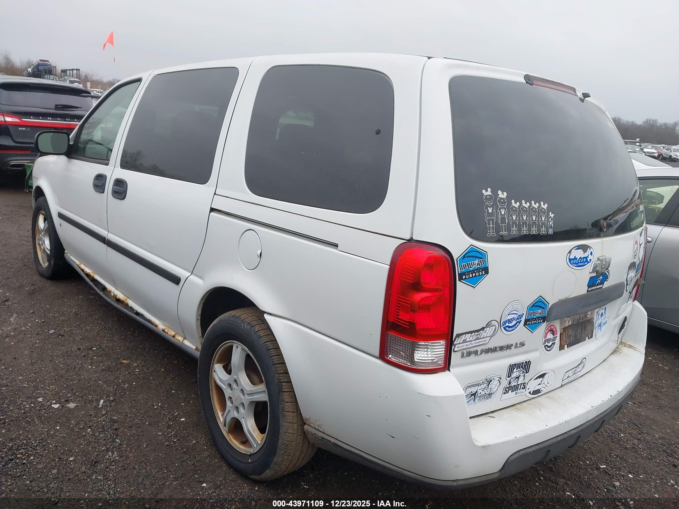 CHEVROLET UPLANDER image 3