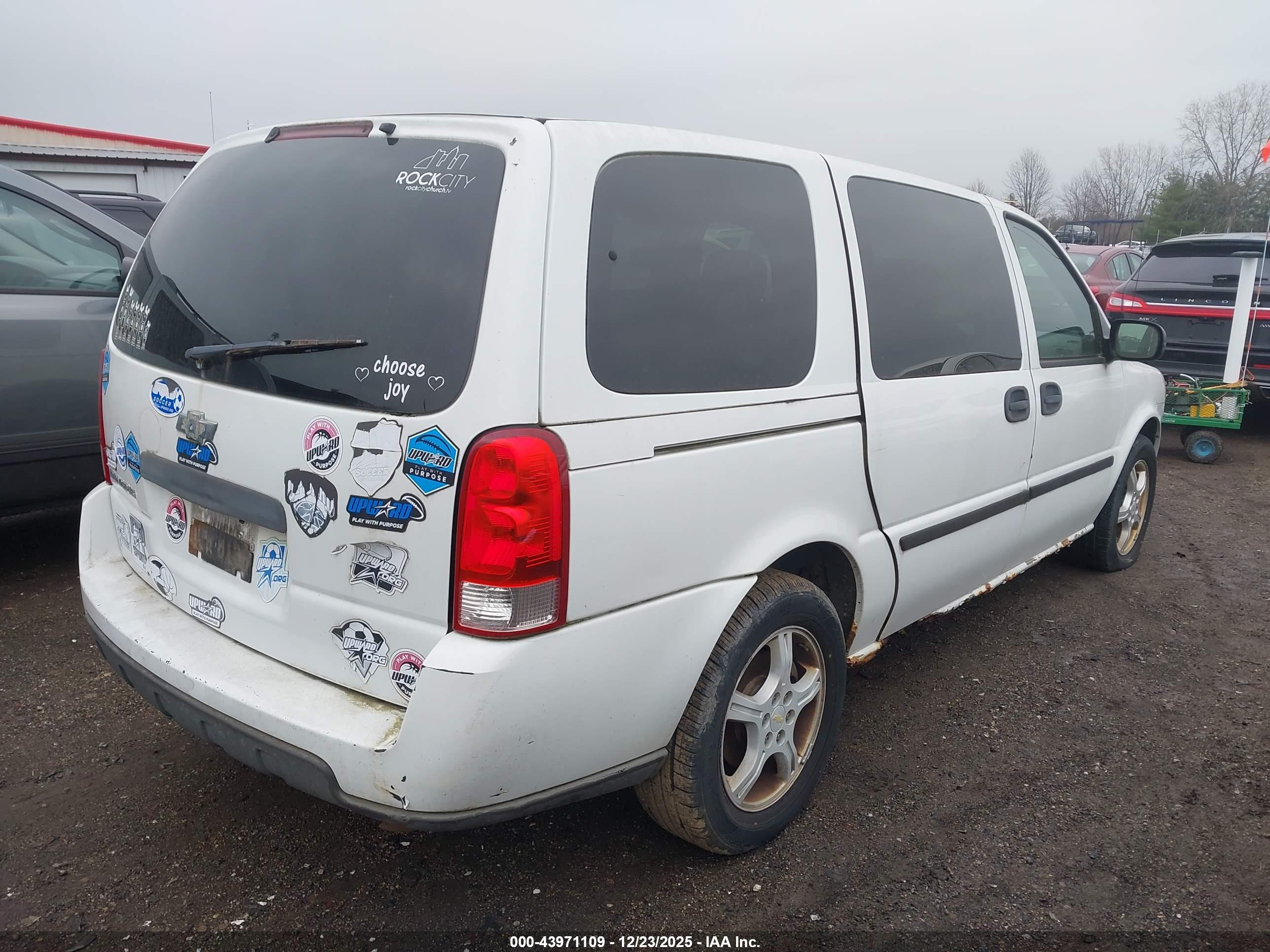 CHEVROLET UPLANDER image 4