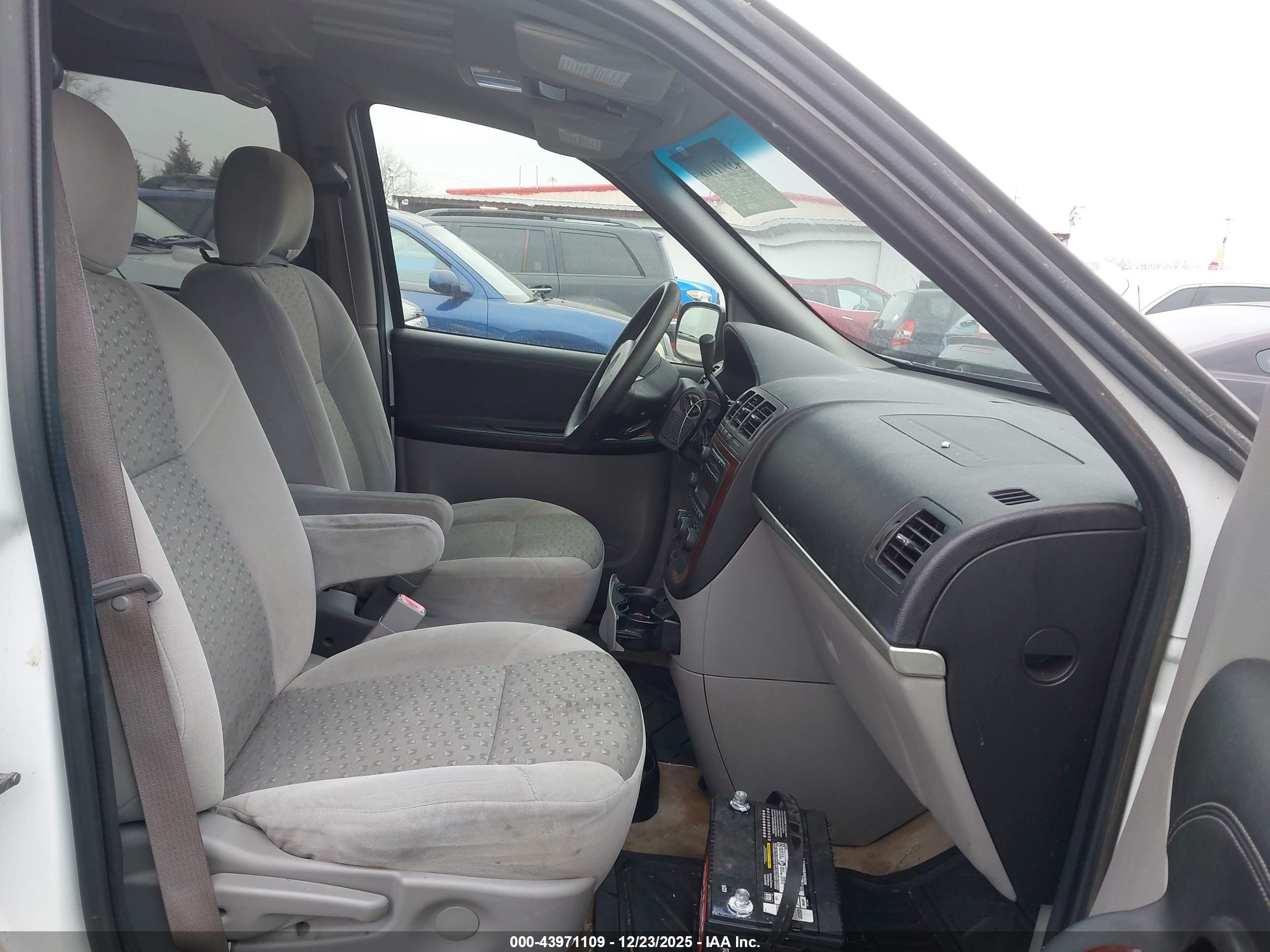 CHEVROLET UPLANDER image 5