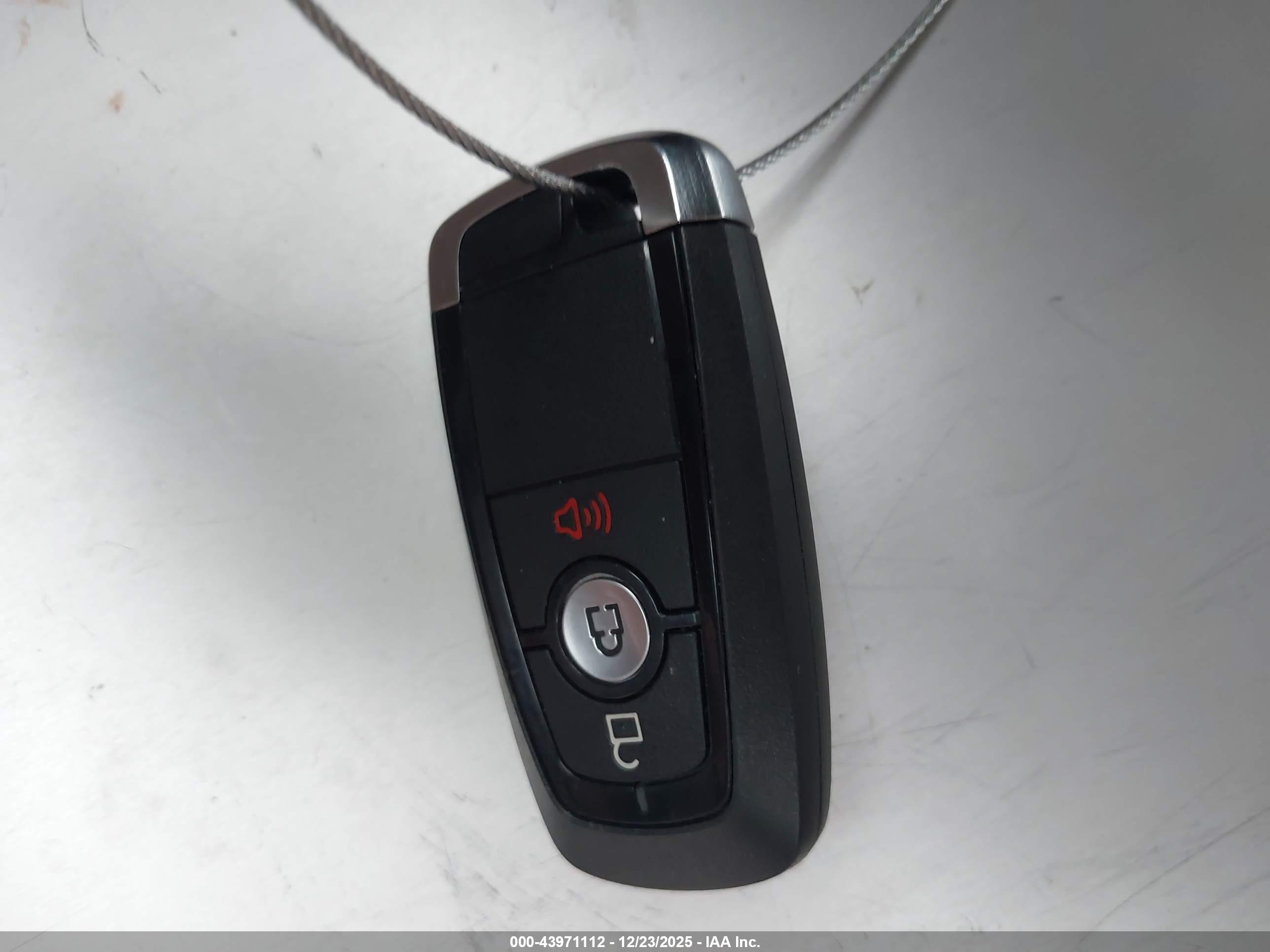 FORD ESCAPE image 11