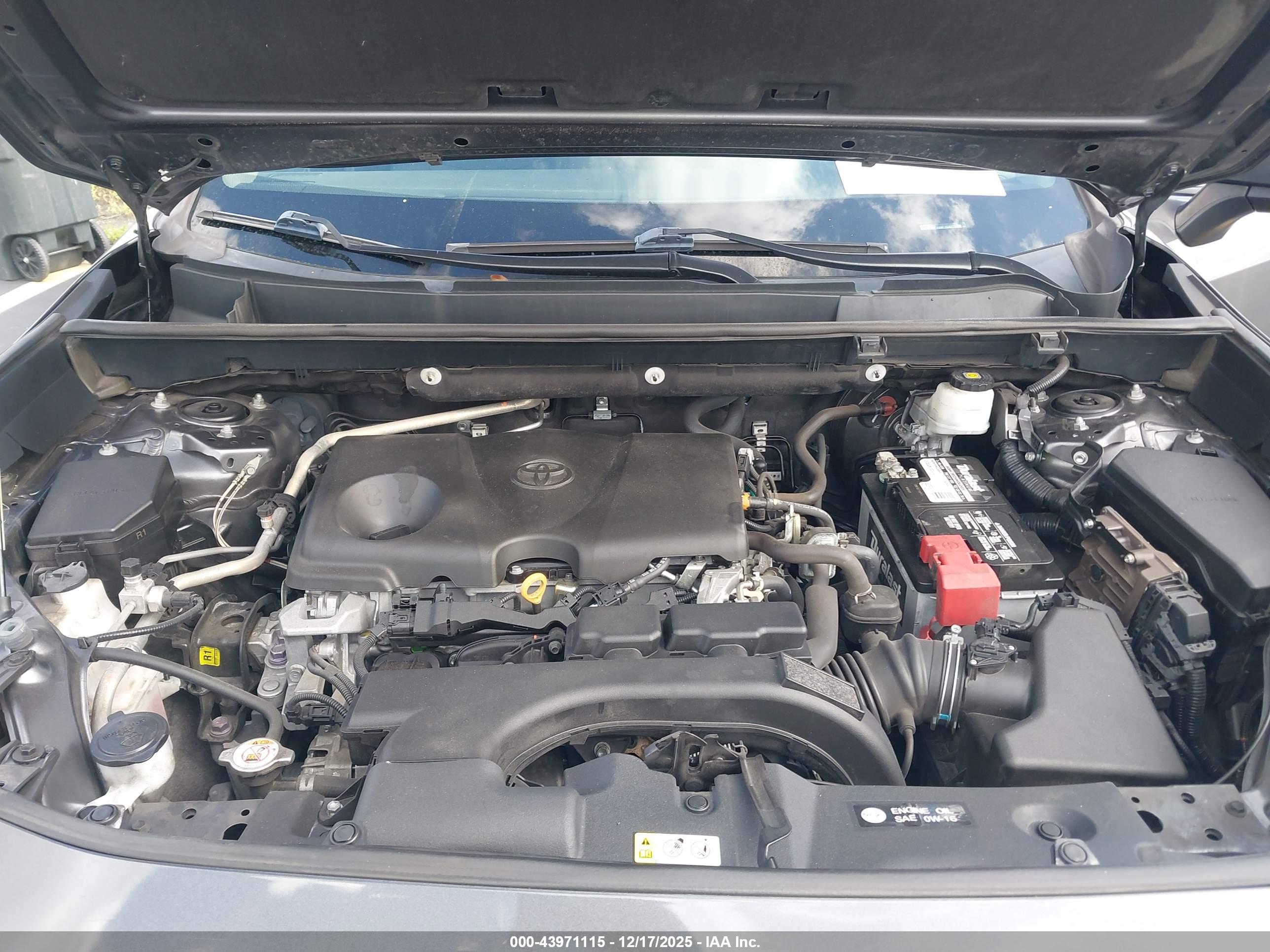 TOYOTA RAV4 image 10