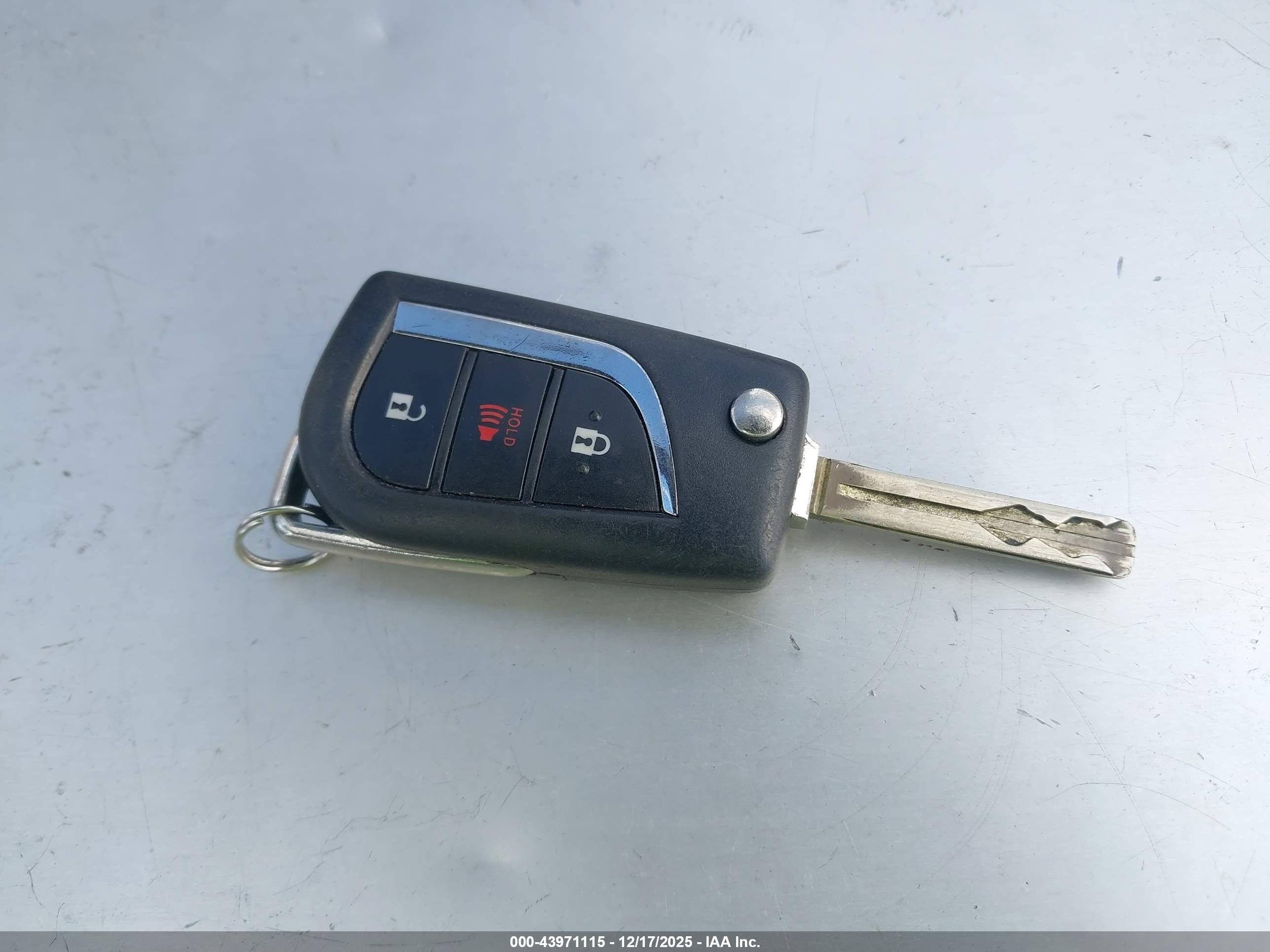 TOYOTA RAV4 image 11