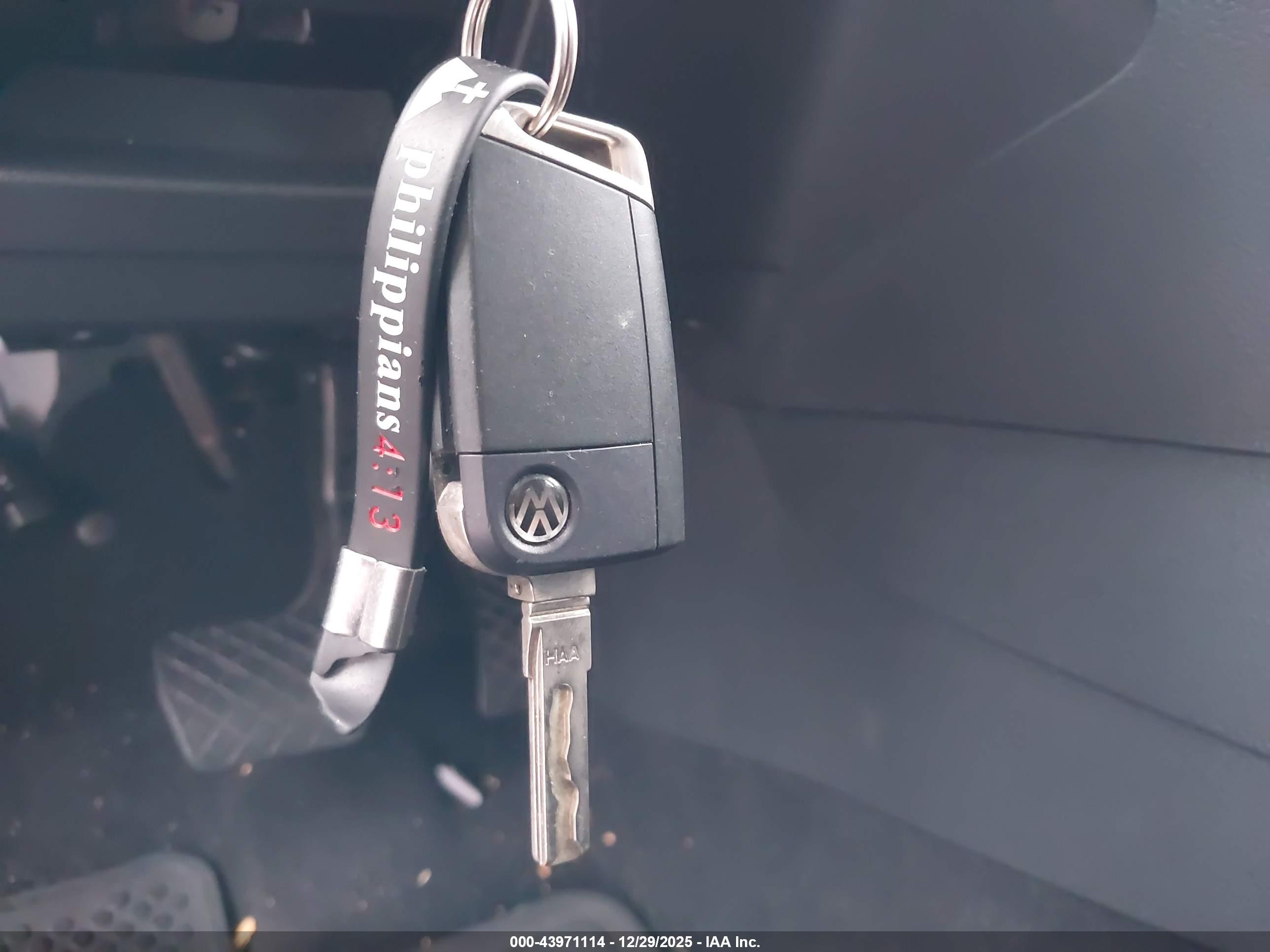 VOLKSWAGEN GOLF image 11