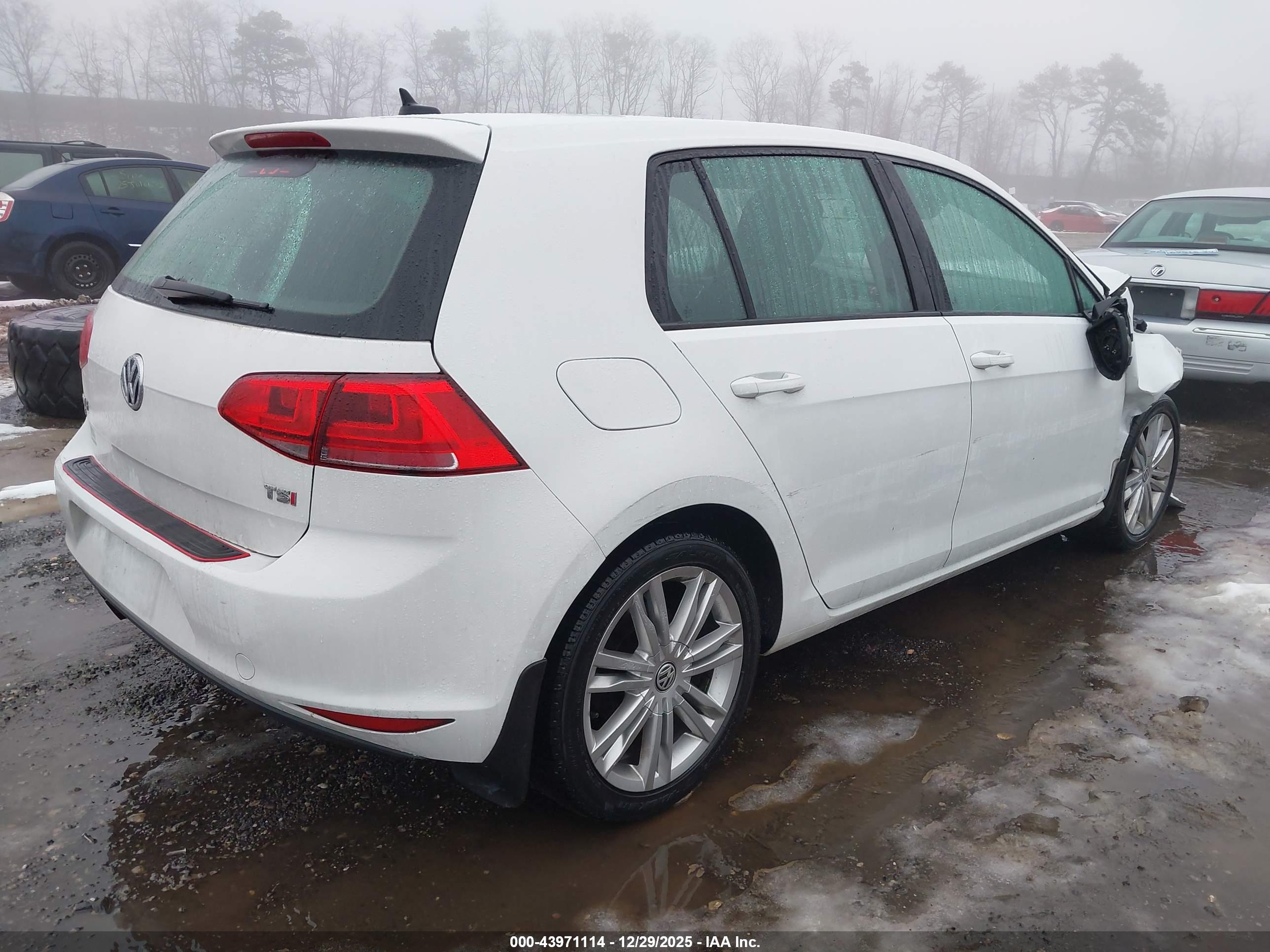 VOLKSWAGEN GOLF image 4