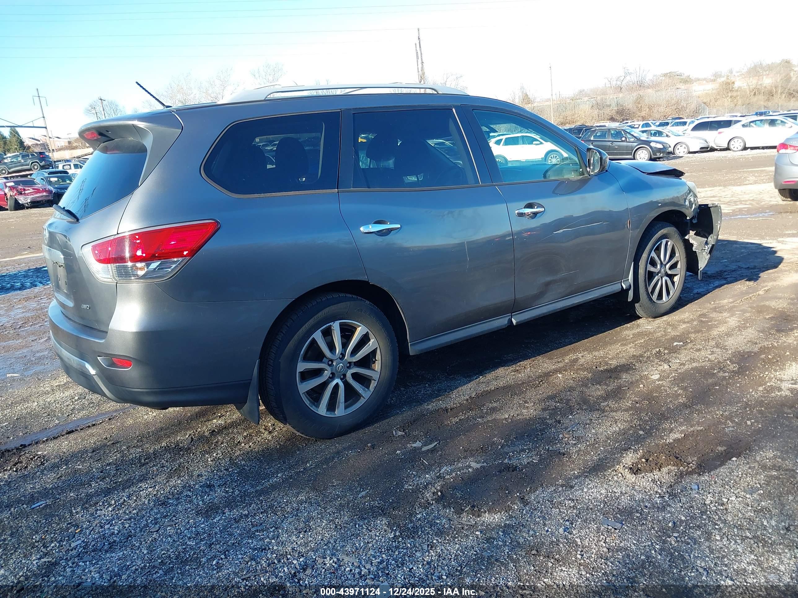 NISSAN PATHFINDER image 4