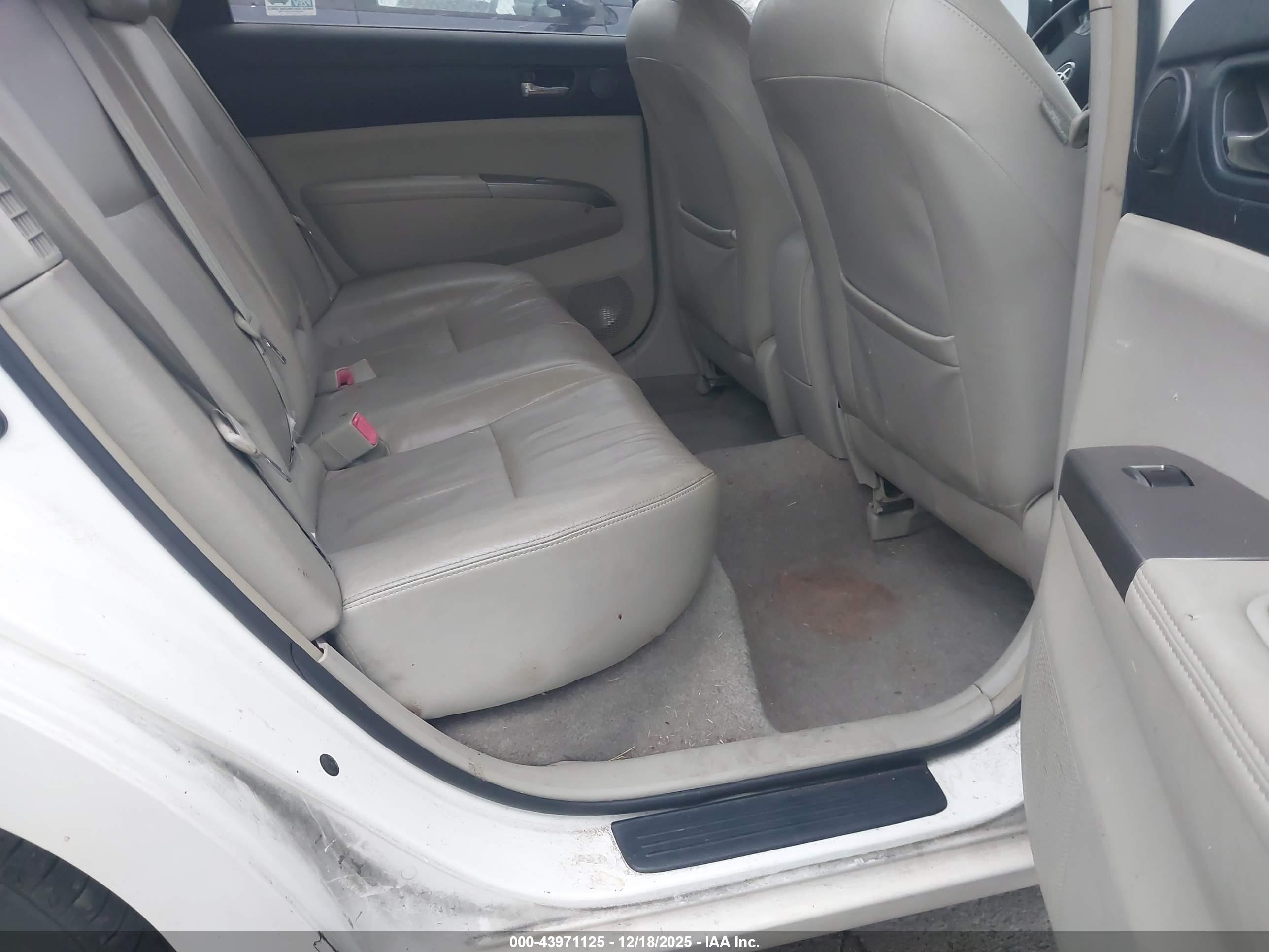 TOYOTA PRIUS image 8