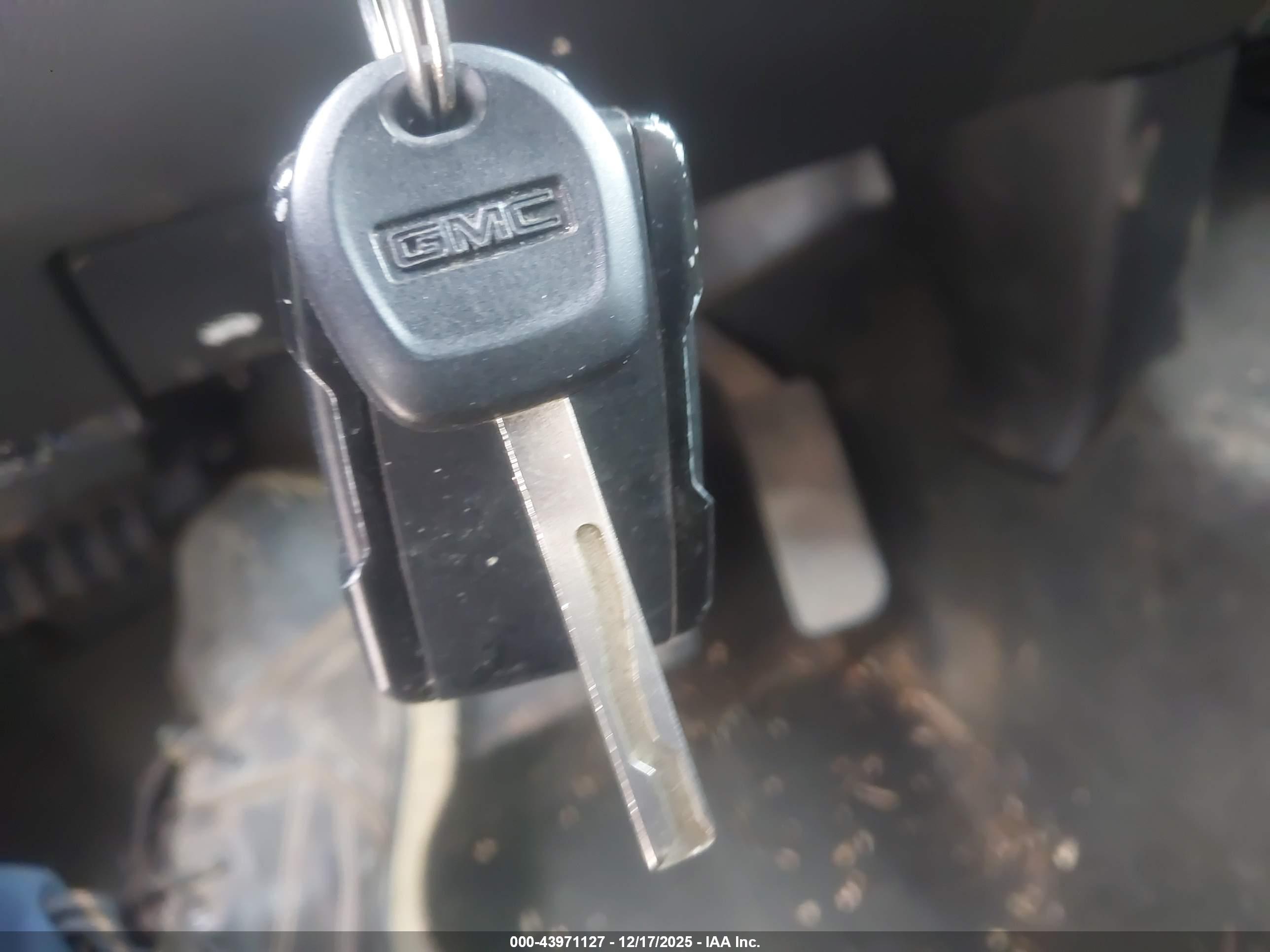 GMC SIERRA image 11