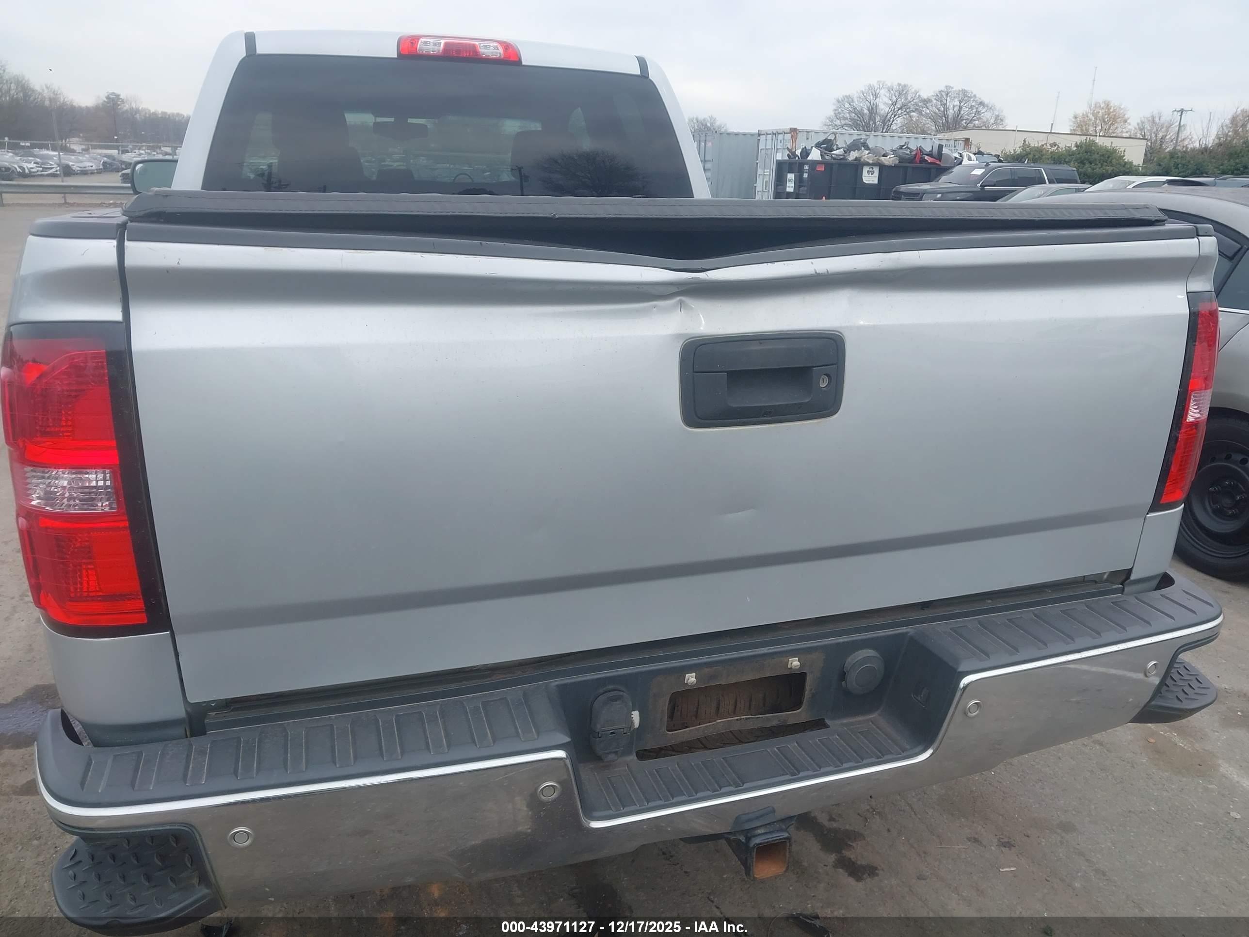 GMC SIERRA image 6