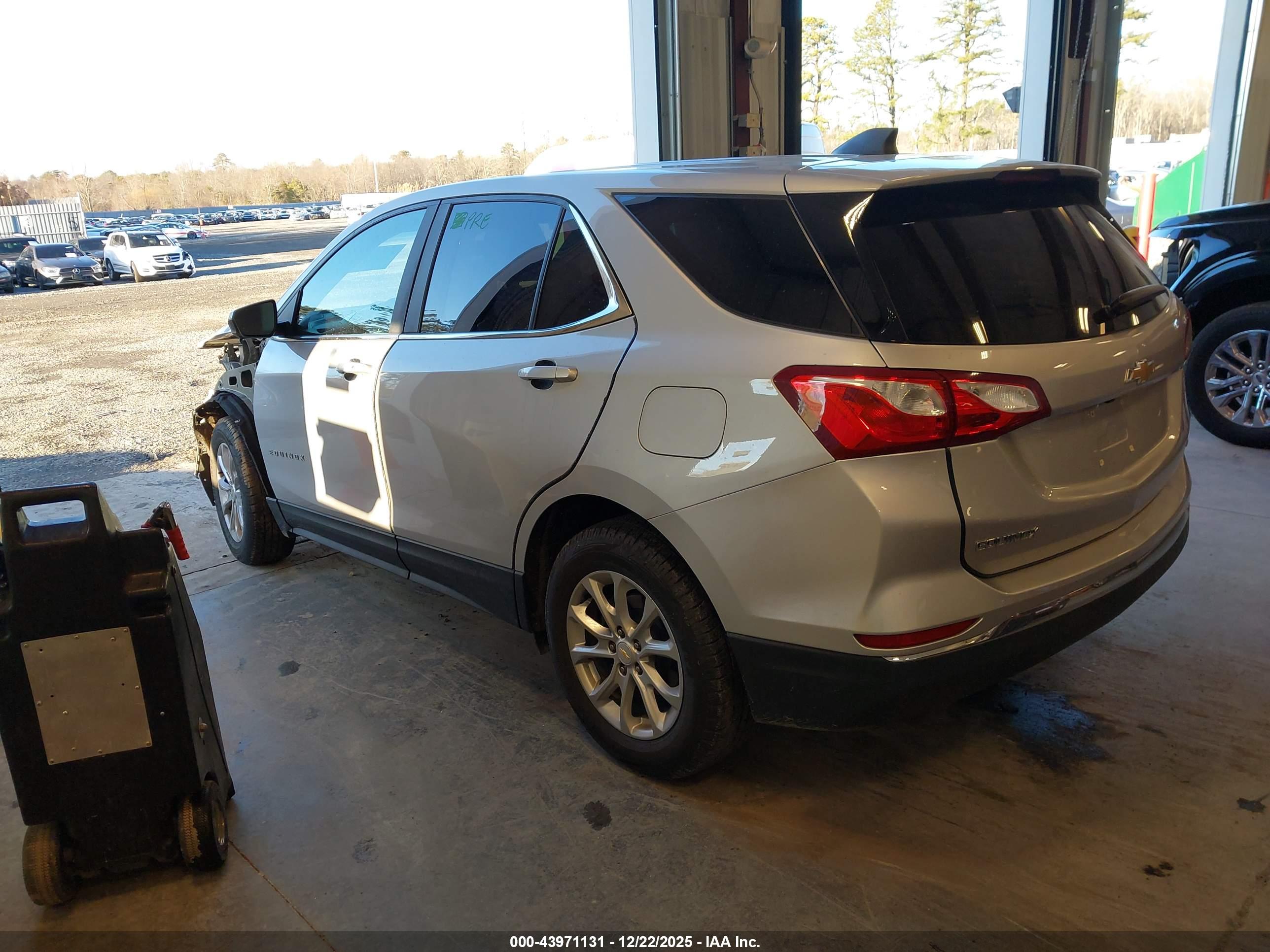 CHEVROLET EQUINOX image 3