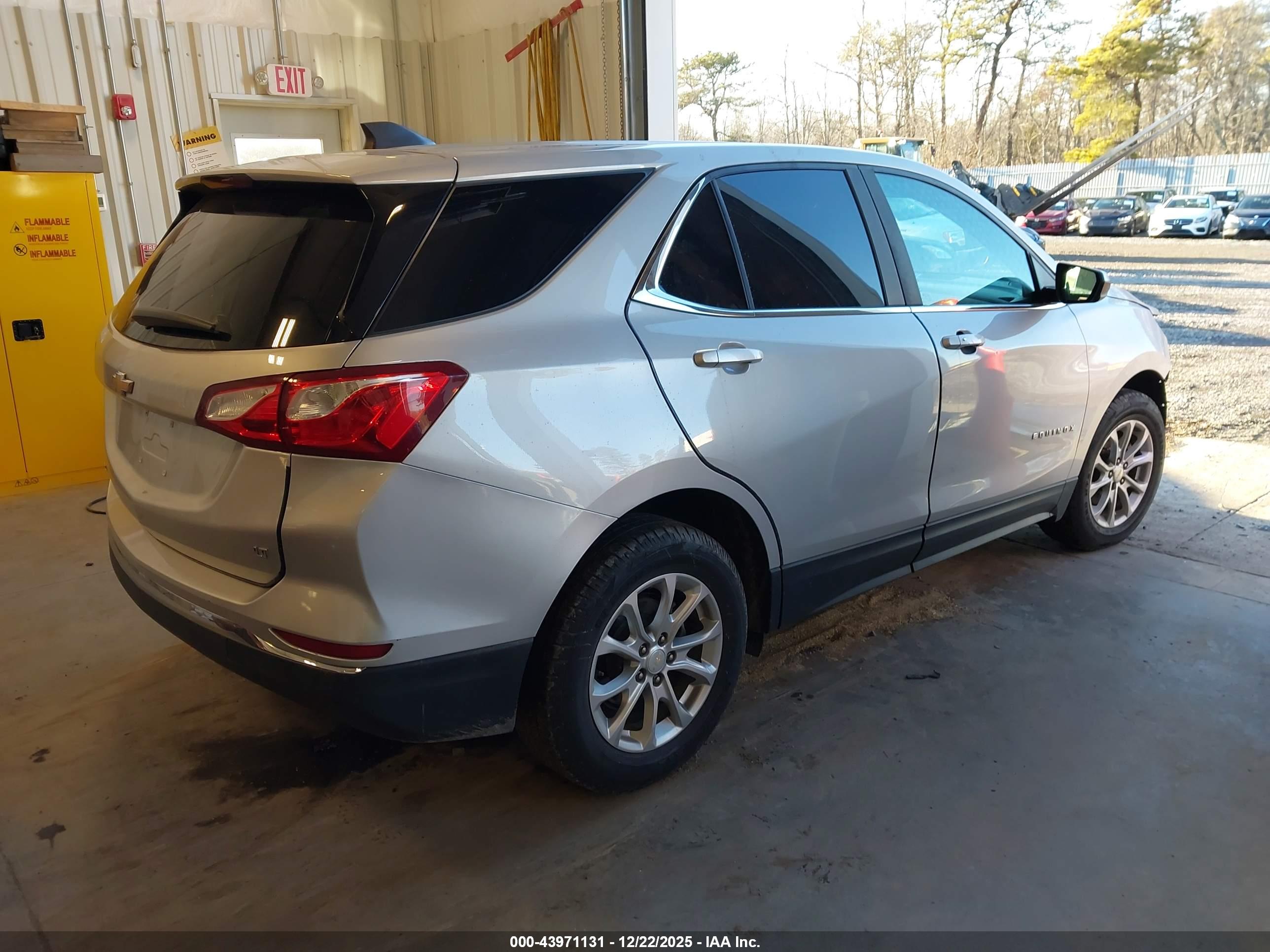 CHEVROLET EQUINOX image 4
