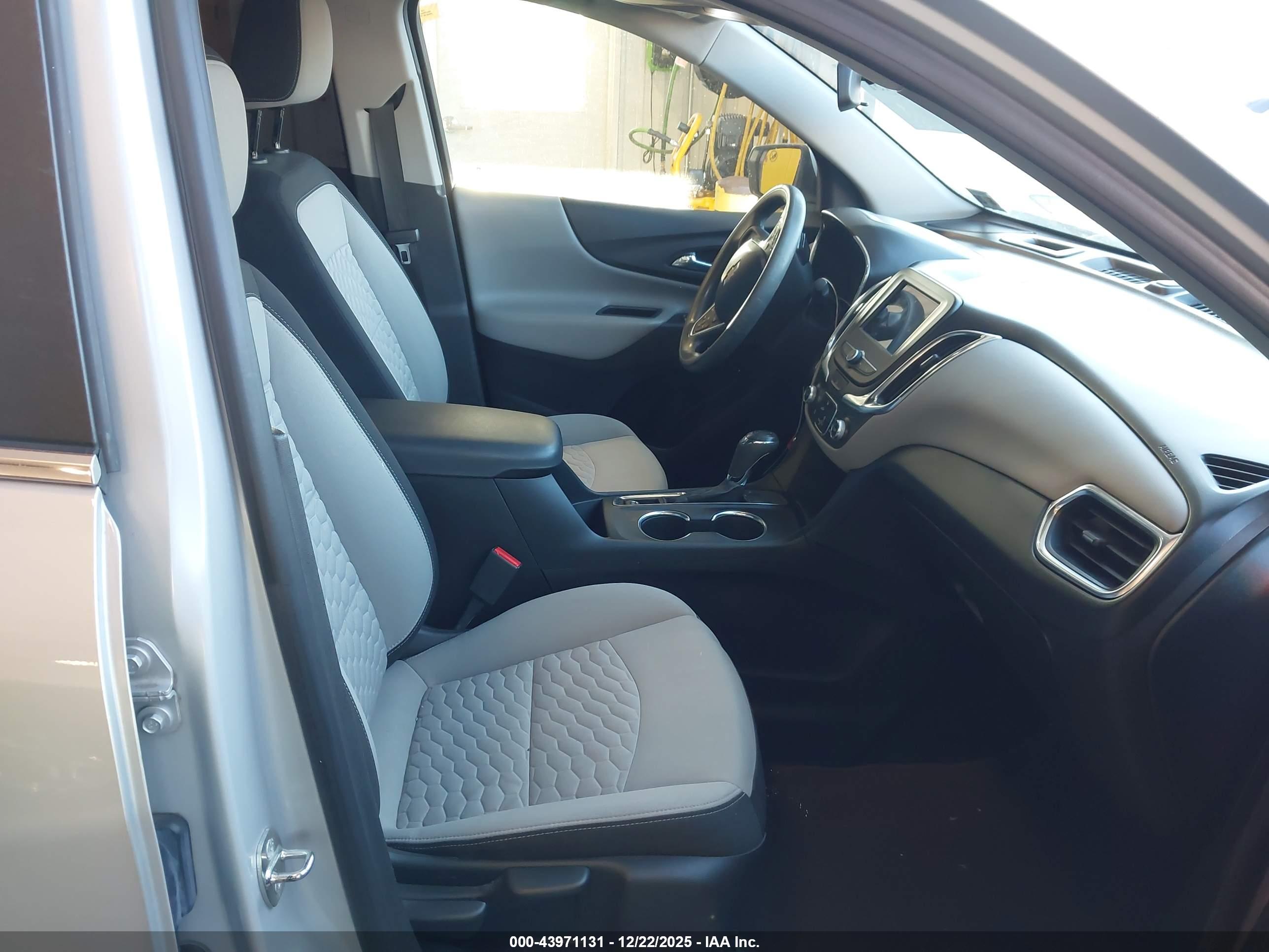 CHEVROLET EQUINOX image 5