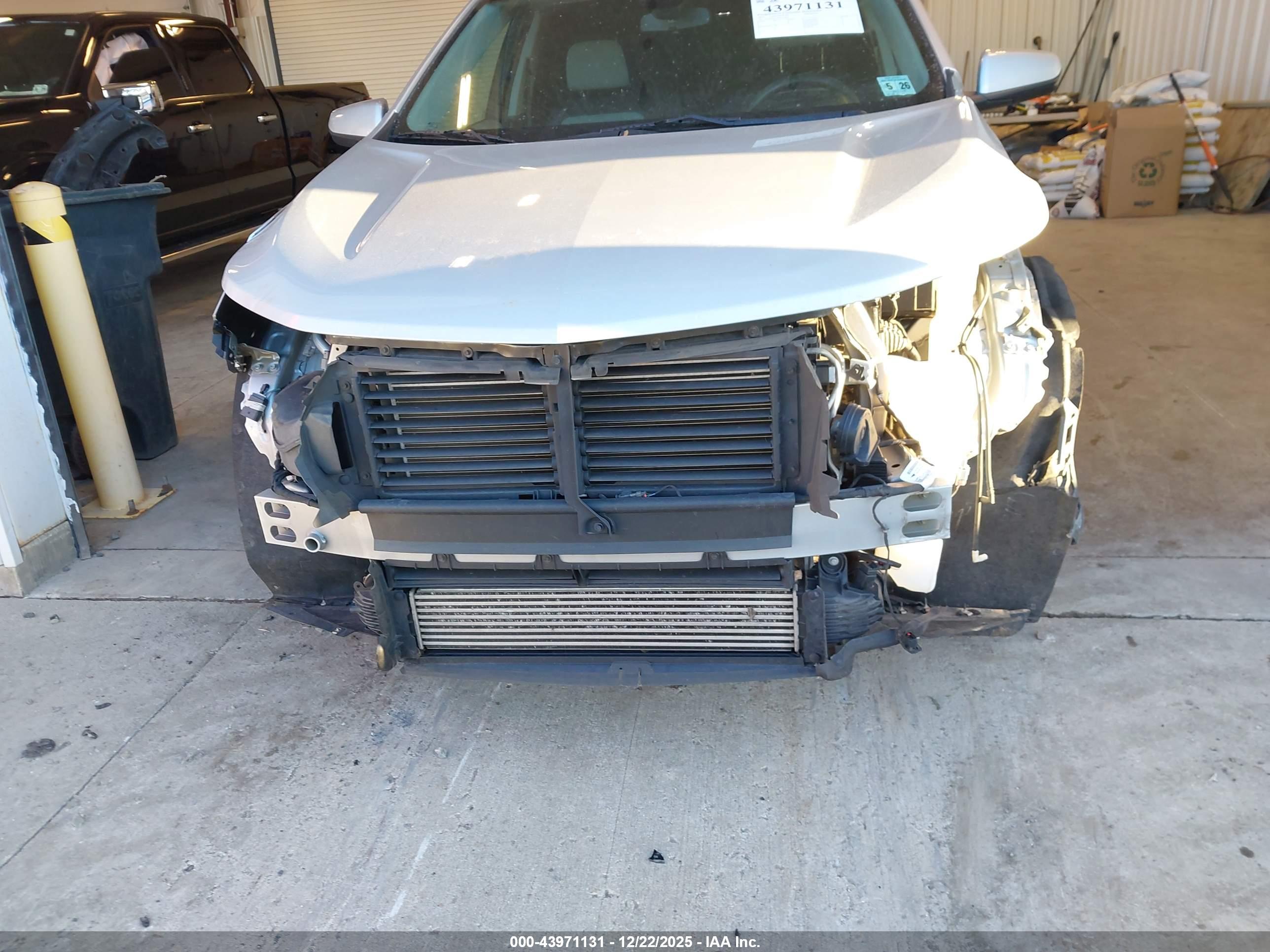 CHEVROLET EQUINOX image 6