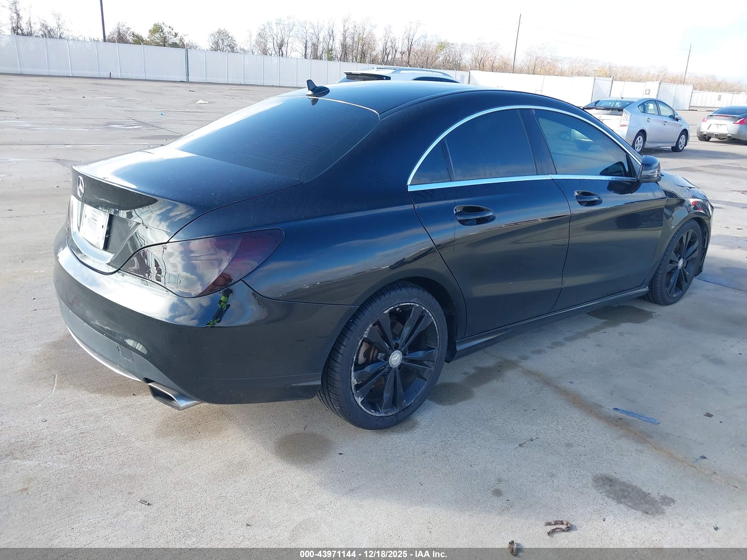 MERCEDES-BENZ CLA image 4