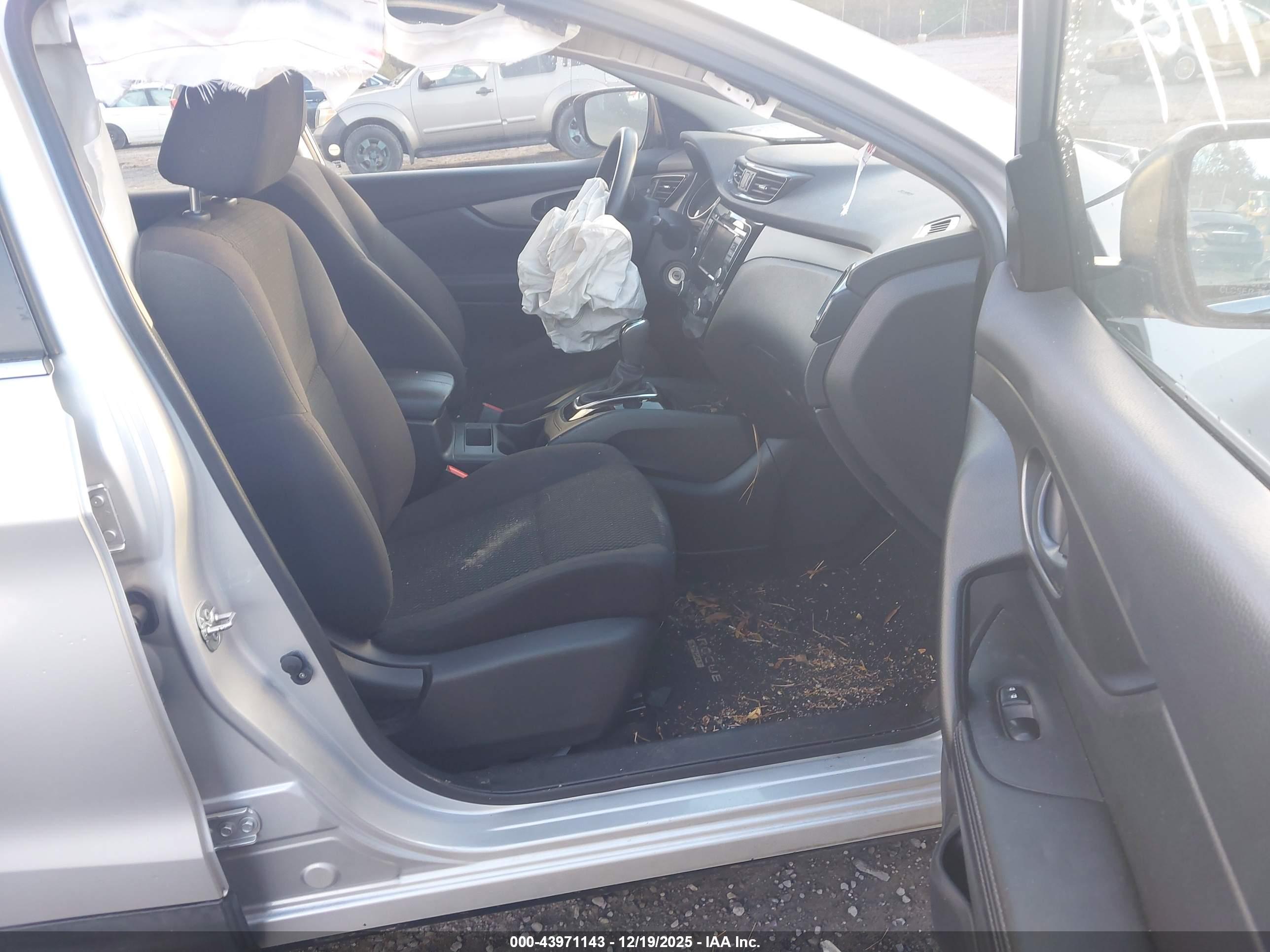 NISSAN ROGUE image 5