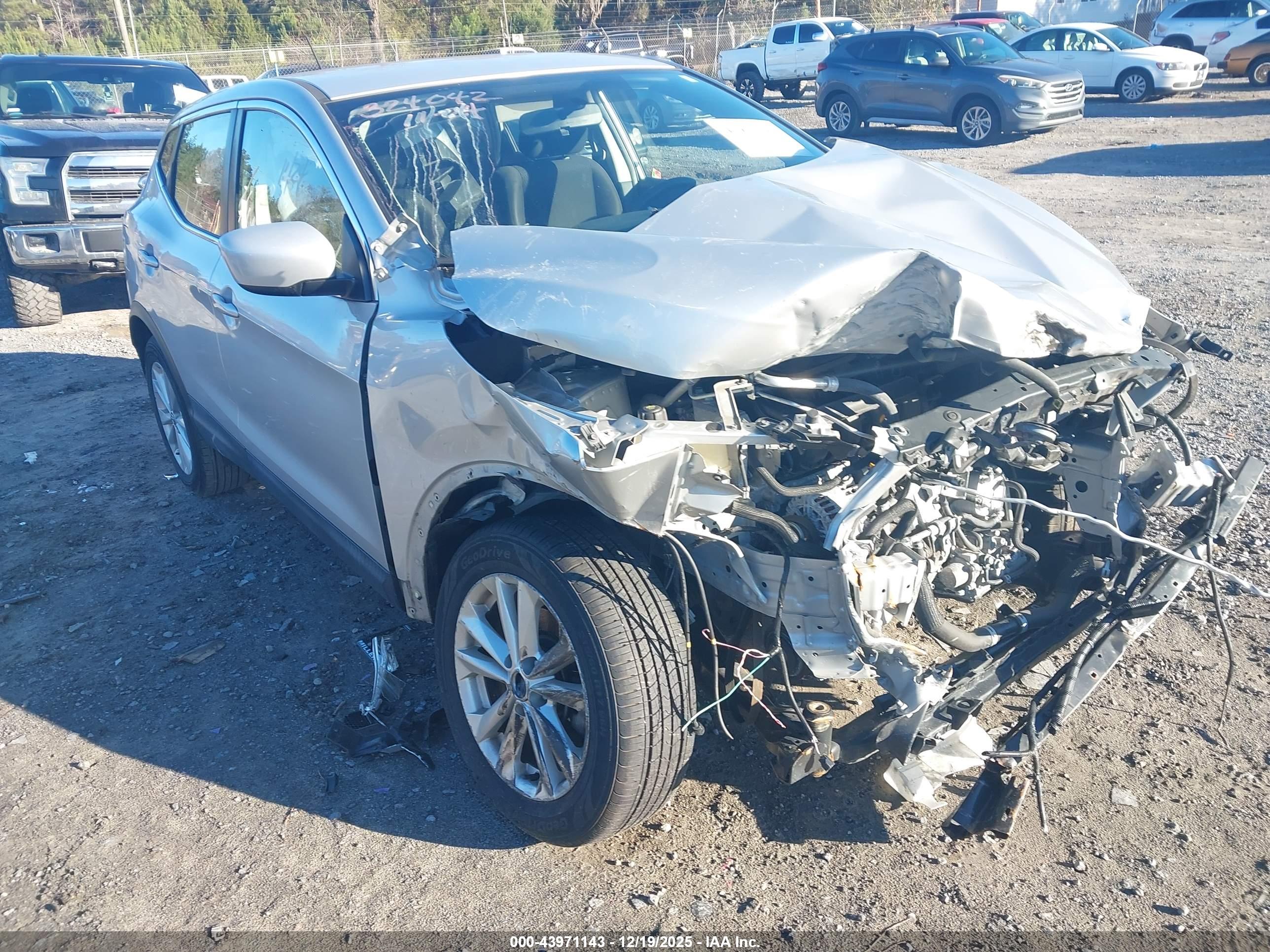 NISSAN ROGUE image 6