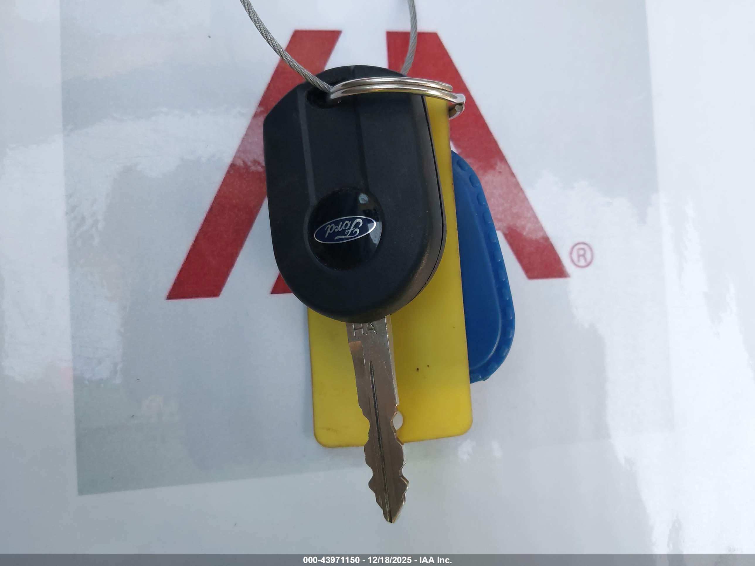 FORD ESCAPE image 11