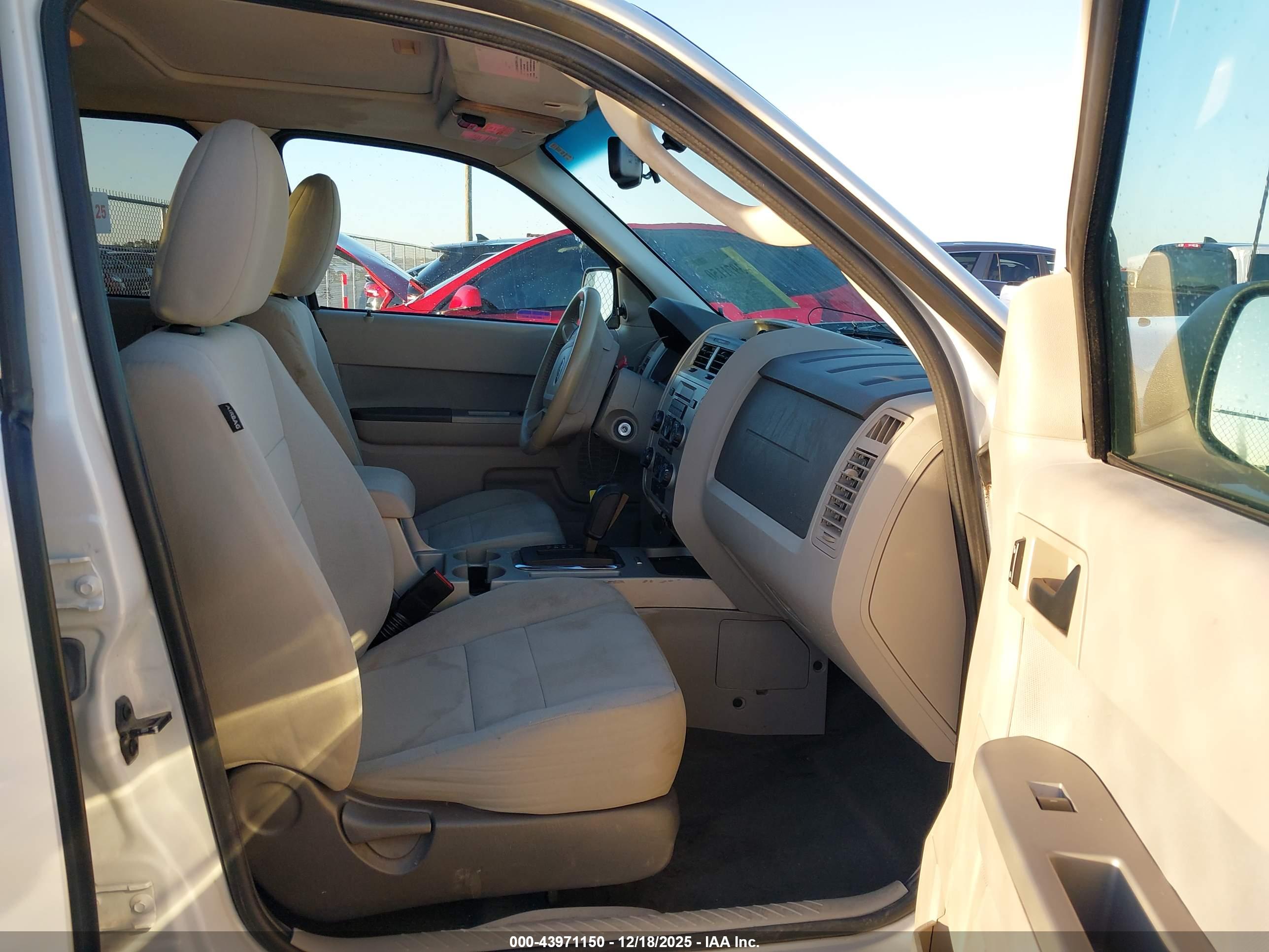 FORD ESCAPE image 5