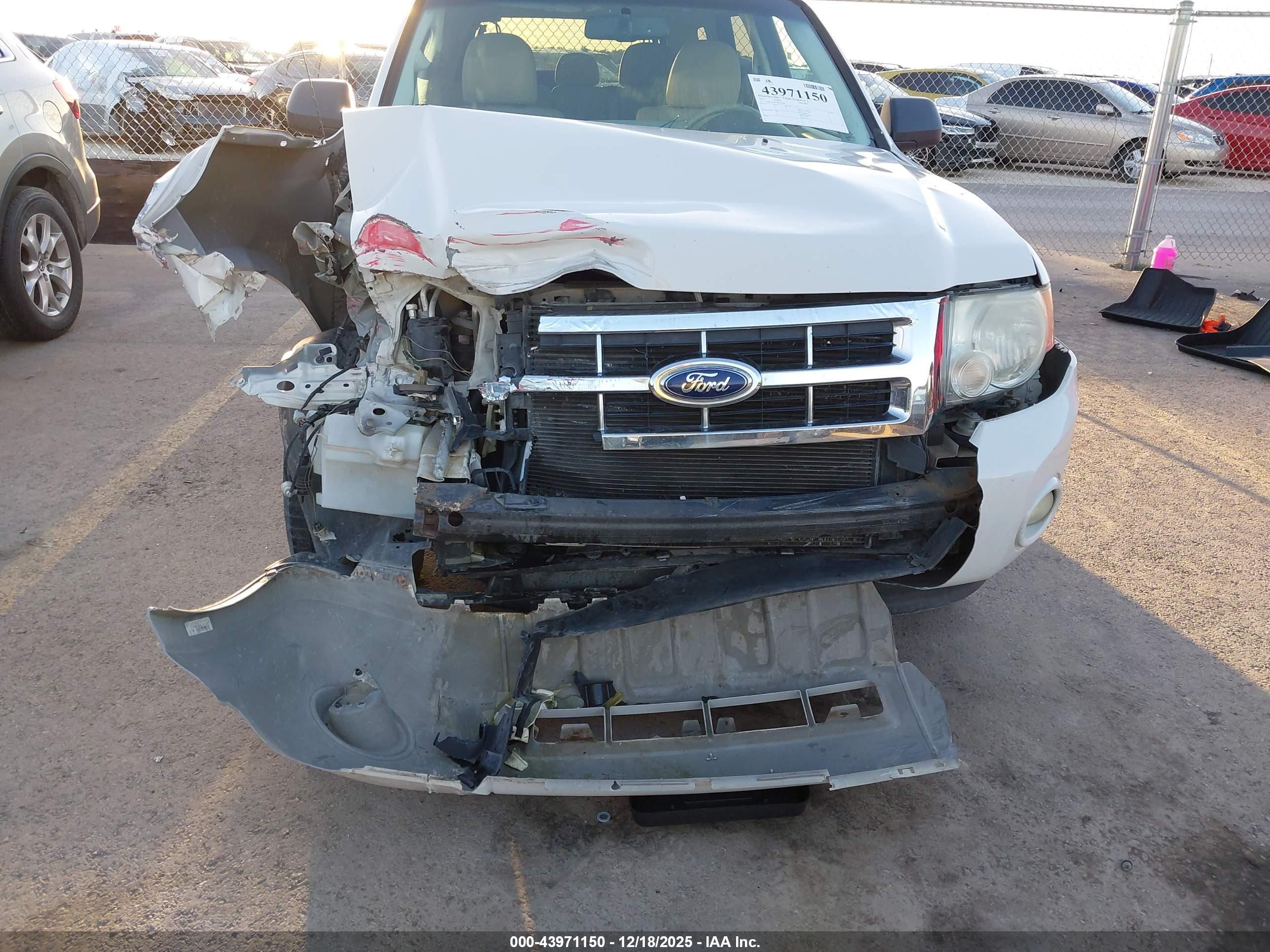 FORD ESCAPE image 6