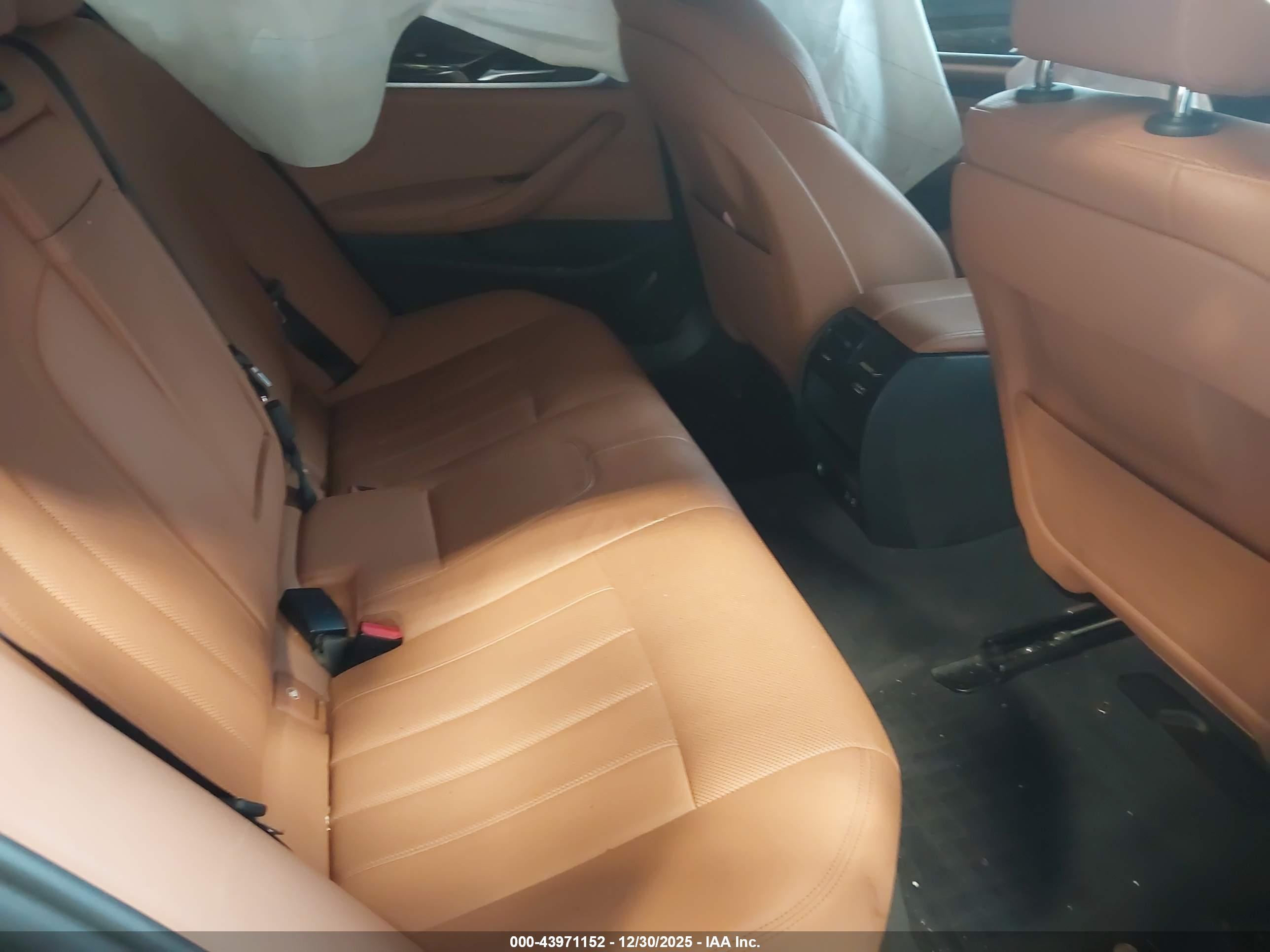 BMW 530I image 8