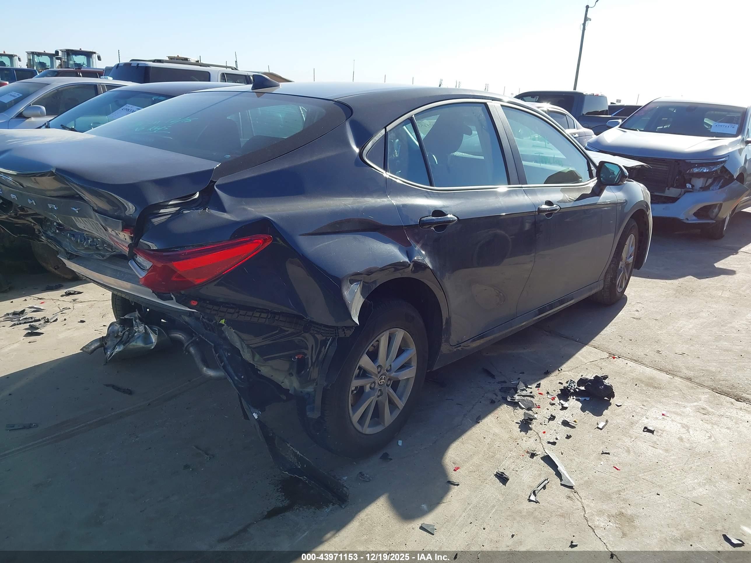 TOYOTA CAMRY image 4