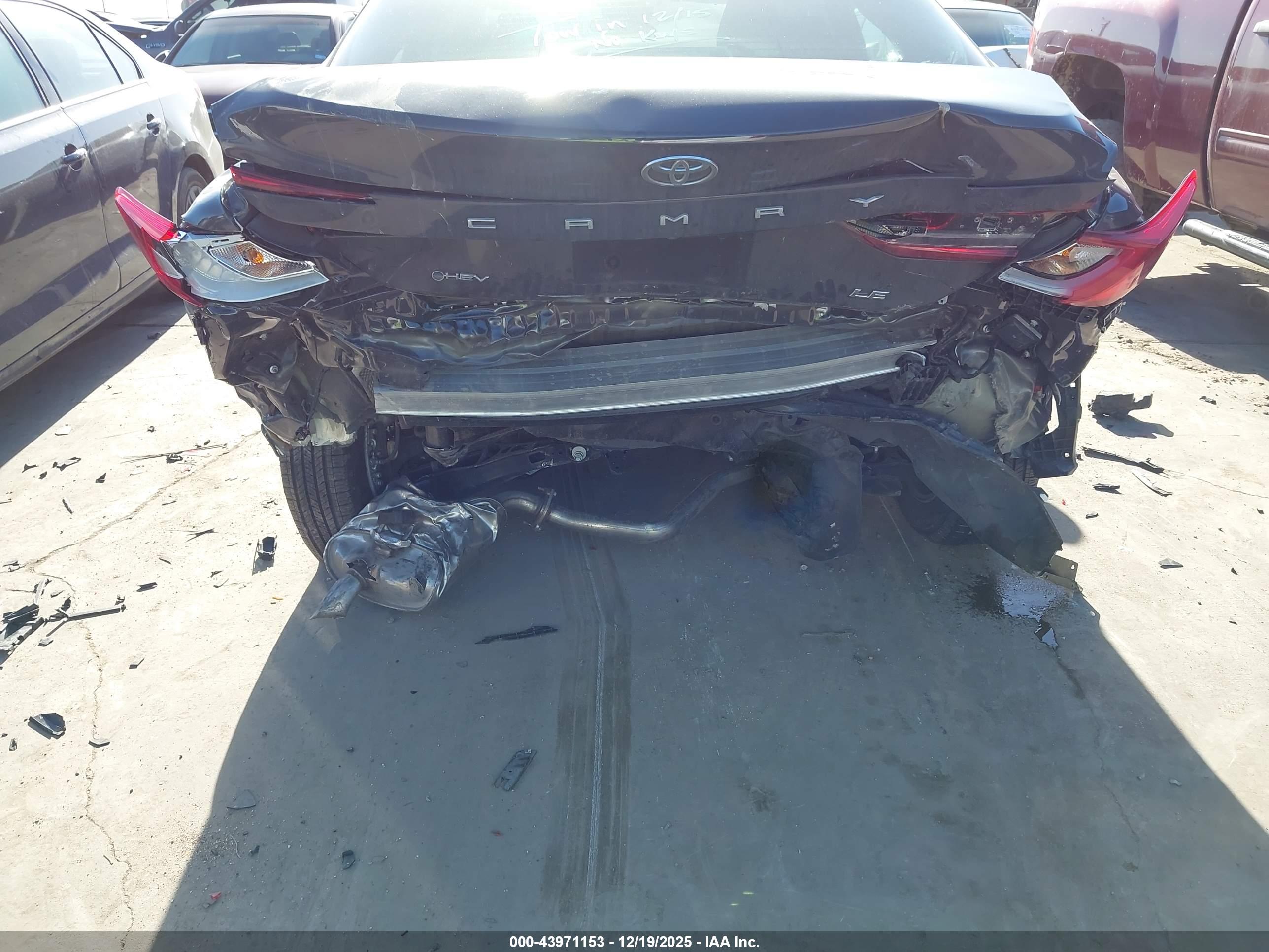 TOYOTA CAMRY image 6