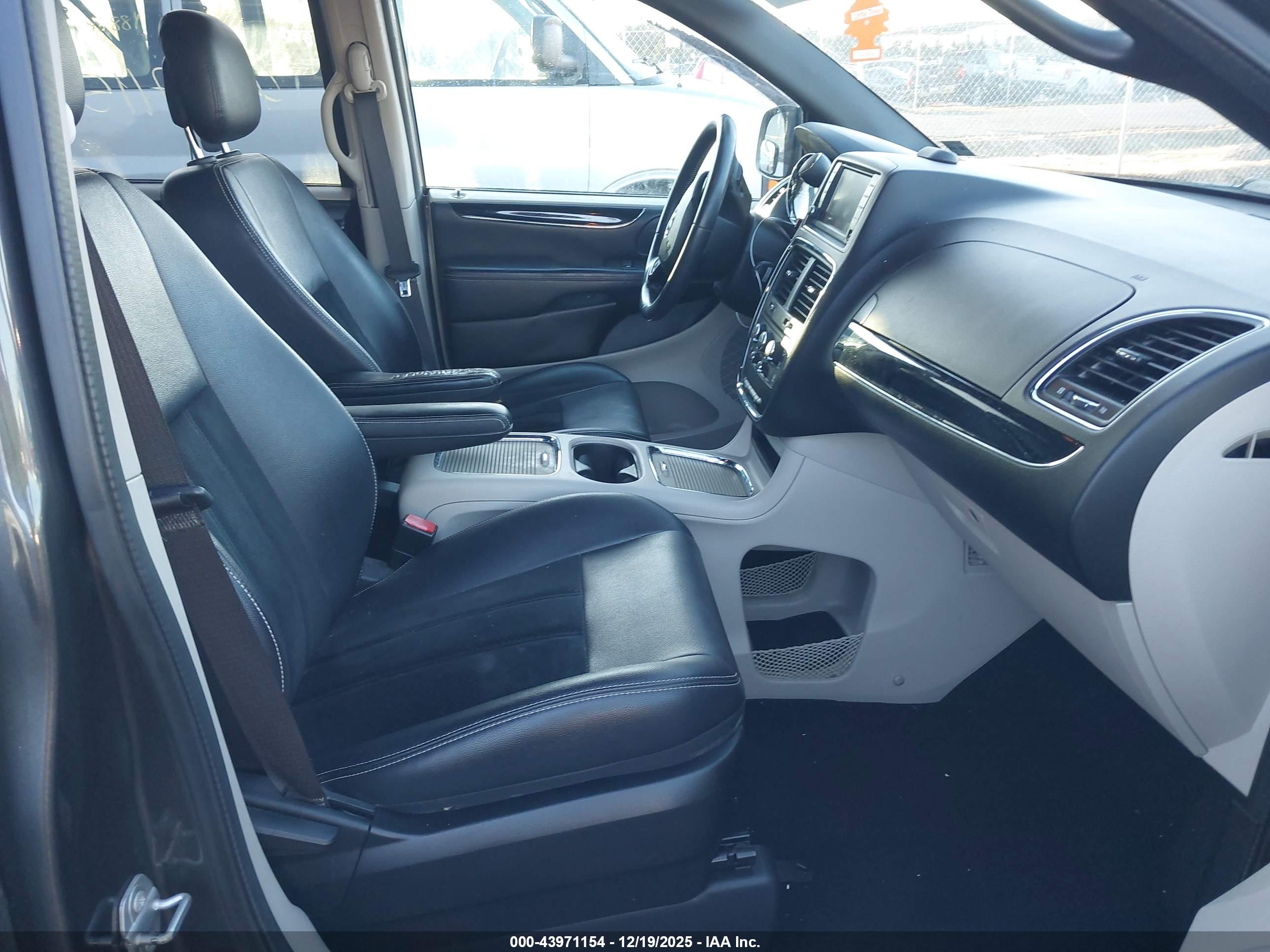 DODGE GRAND image 5