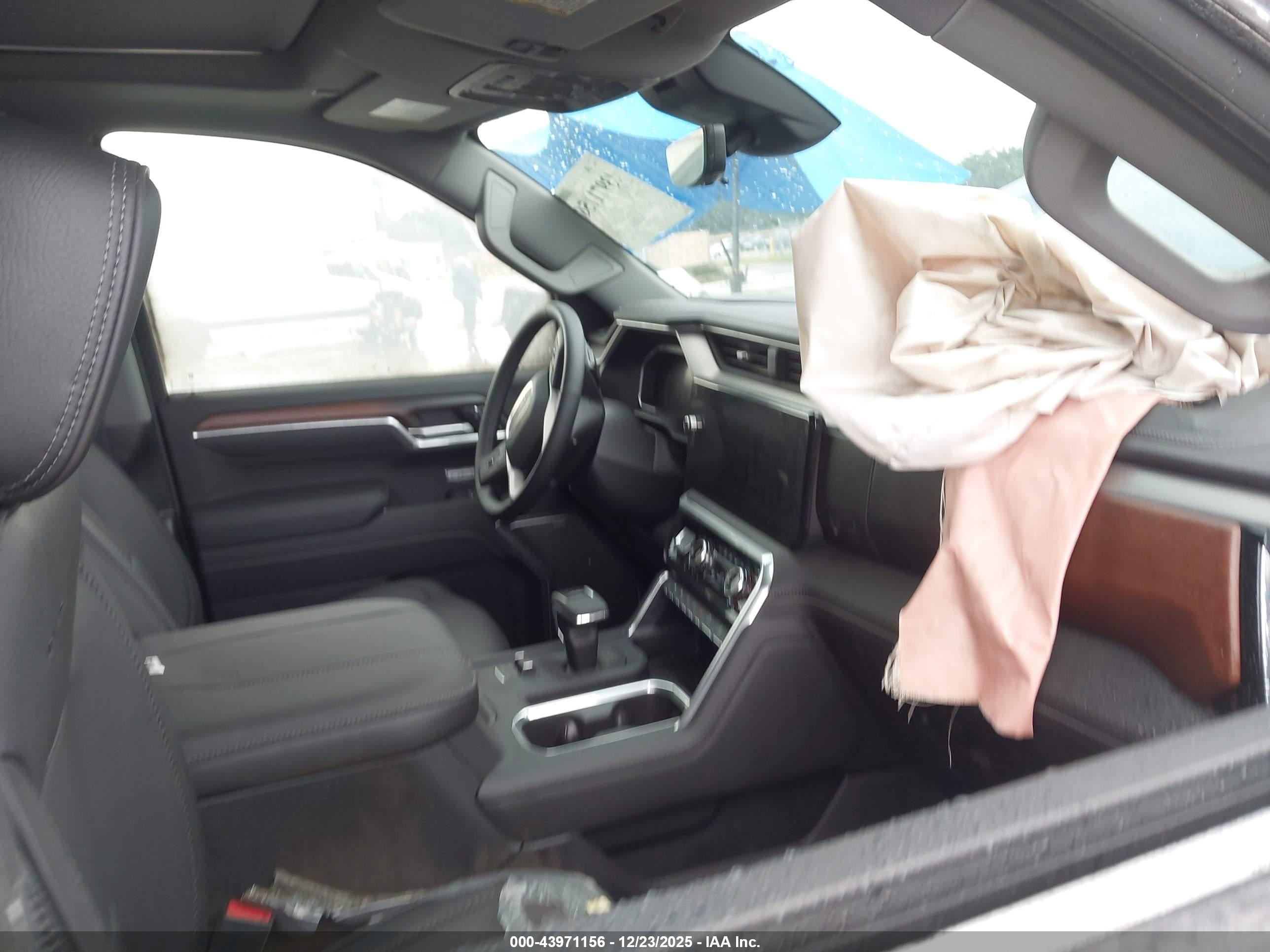 GMC SIERRA image 5