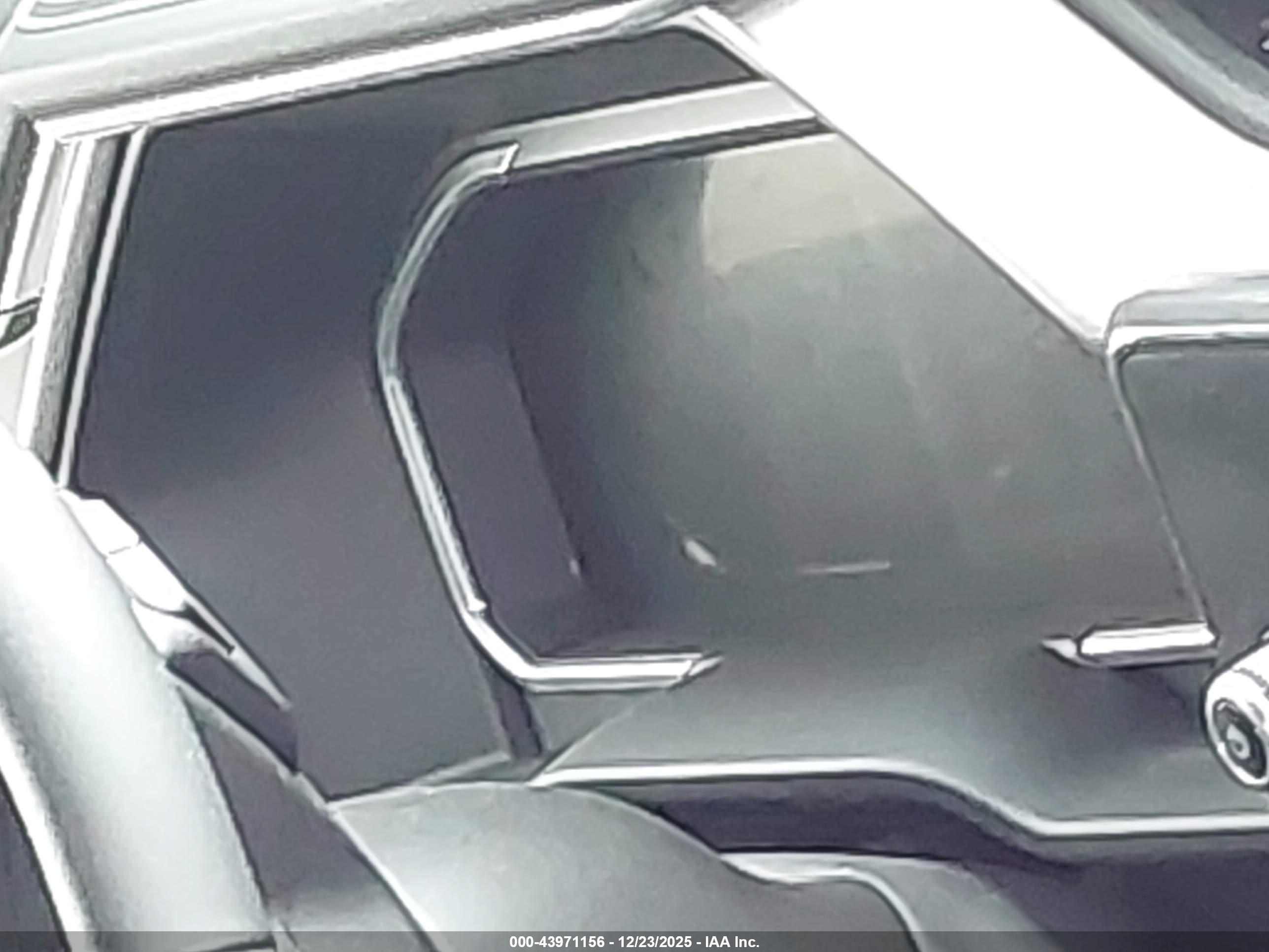 GMC SIERRA image 7